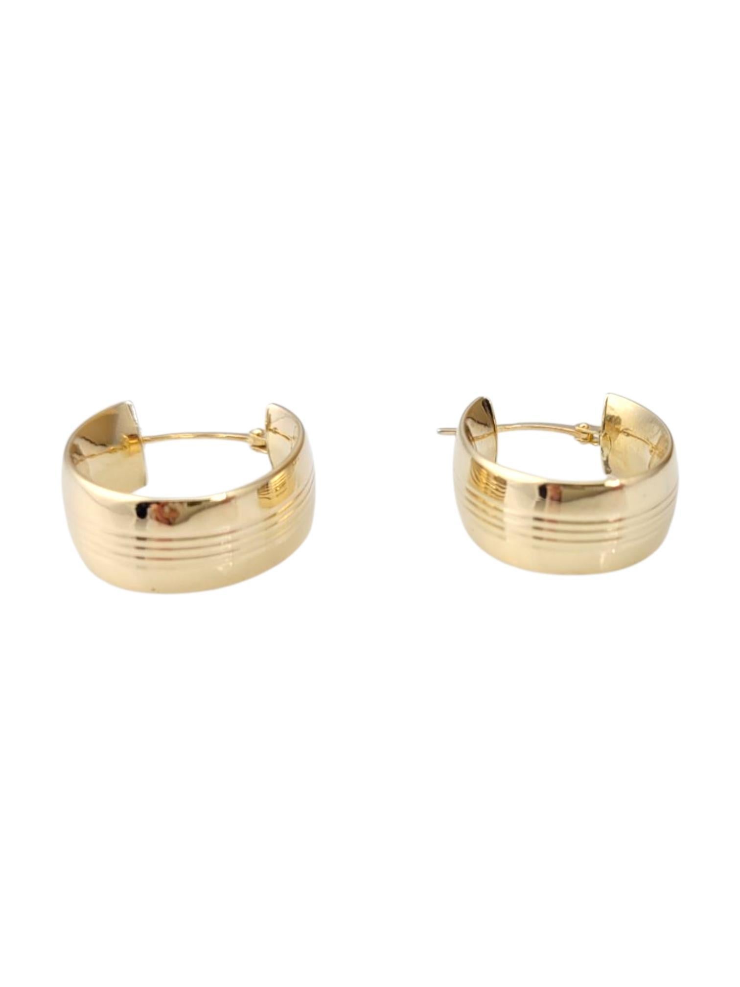 14K Yellow Gold Oval Hoop Earrings #21751 For Sale 1