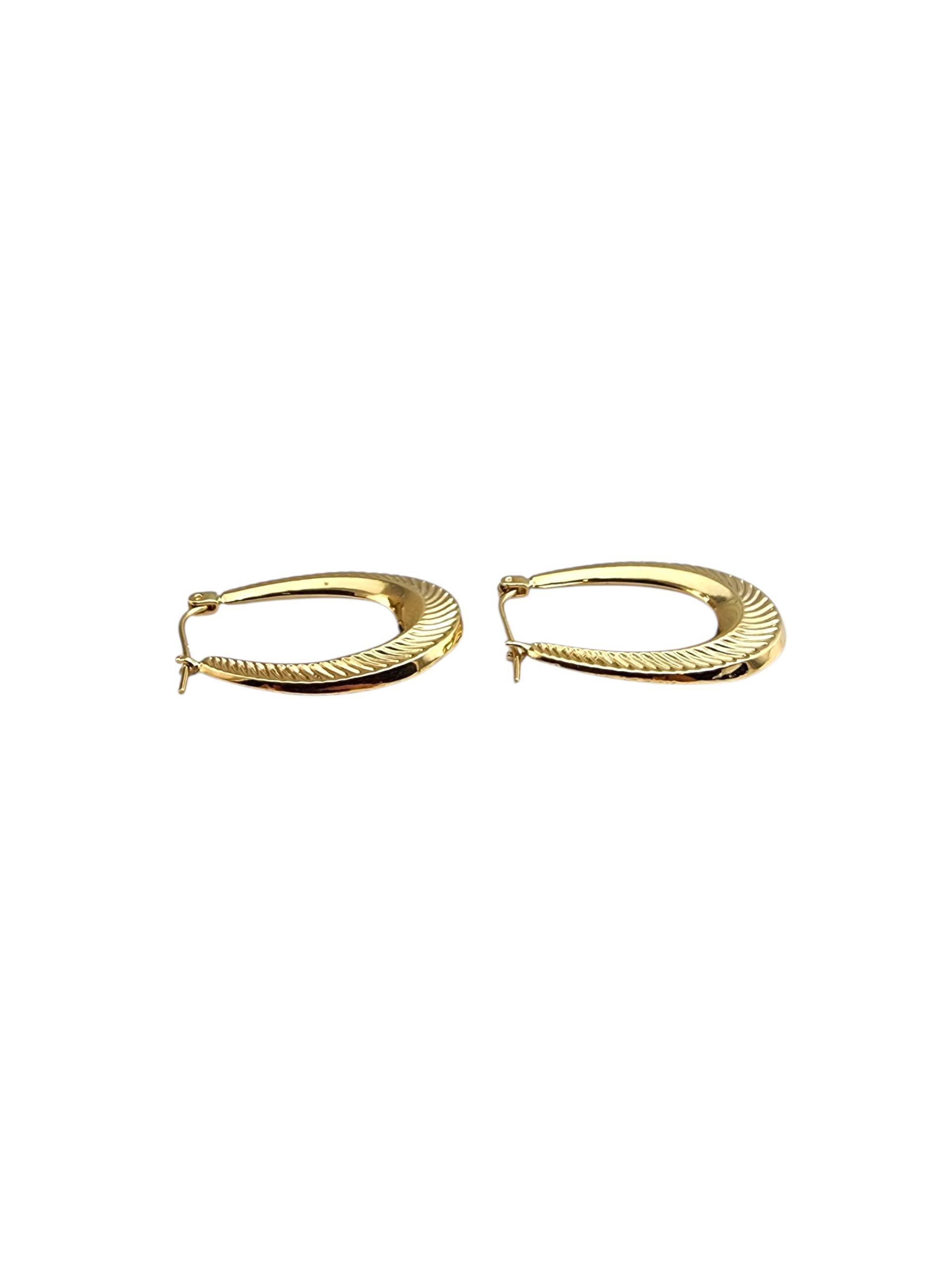Boucles d'oreilles ovales en or jaune 14K #22491 Pour femmes en vente
