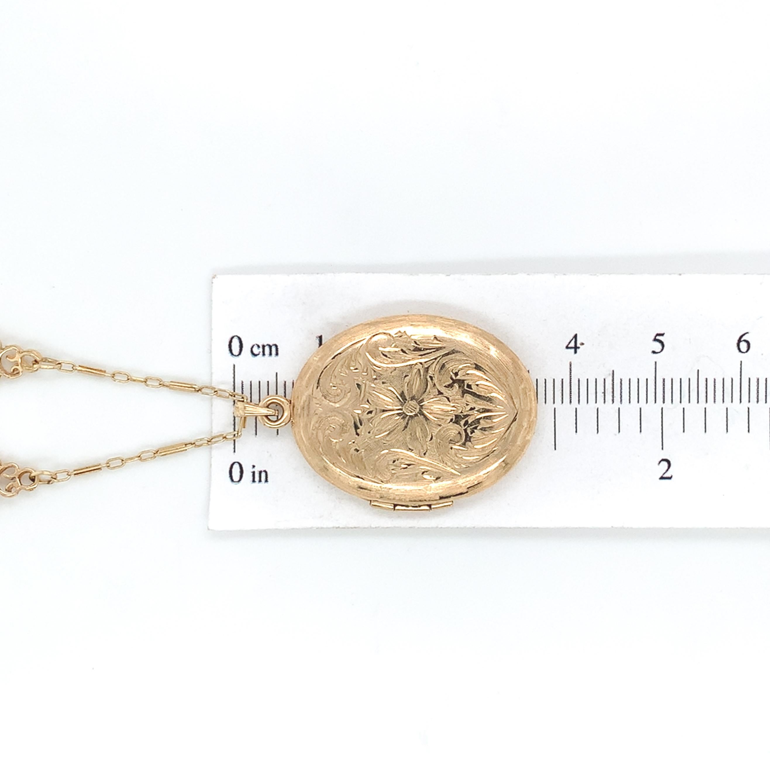 Médaillon ovale en or jaune 14 carats avec motif gravé sur chaîne à maillons moulés fantaisie de 18 pouces en vente 6