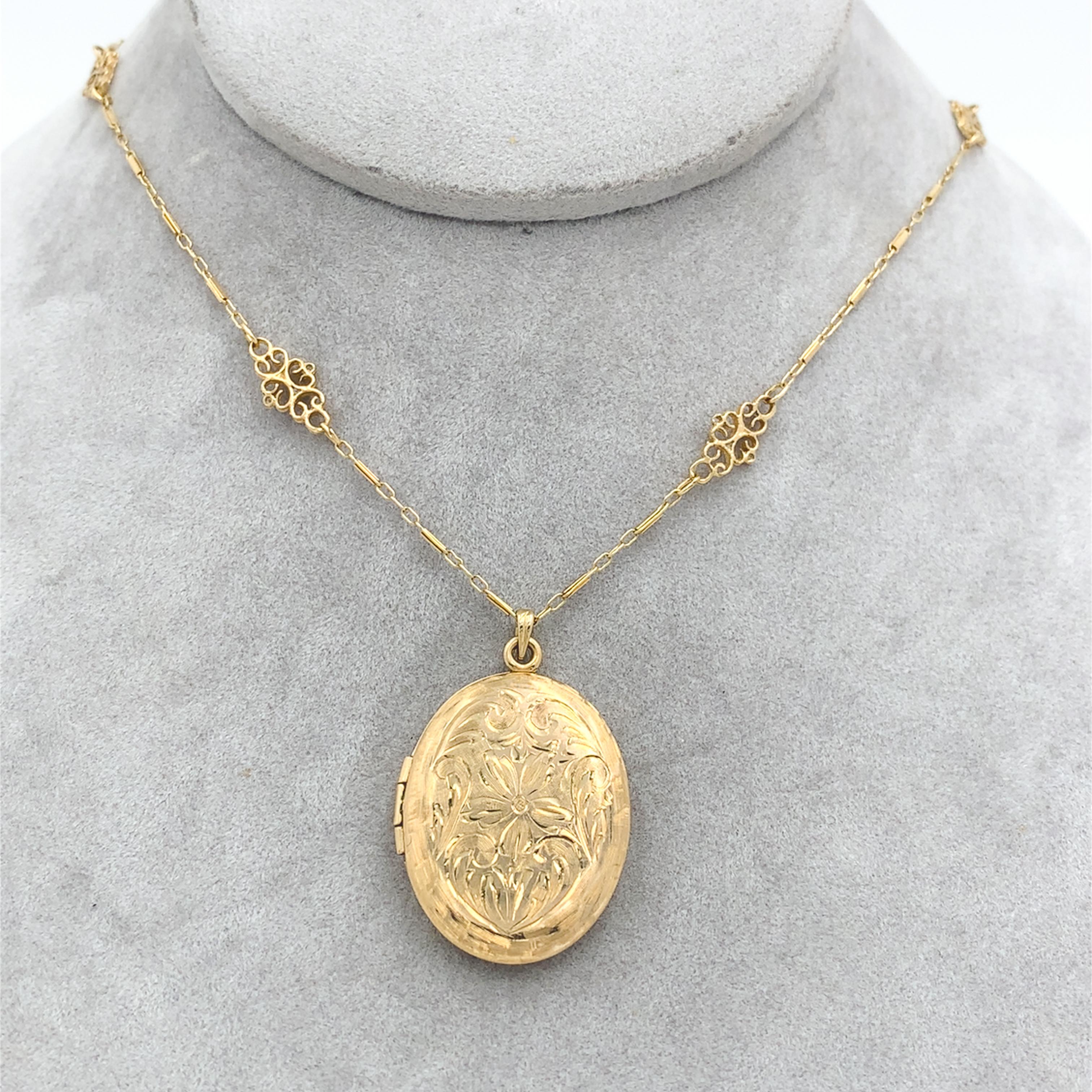 Médaillon ovale en or jaune 14 carats avec motif gravé sur chaîne à maillons moulés fantaisie de 18 pouces en vente 4