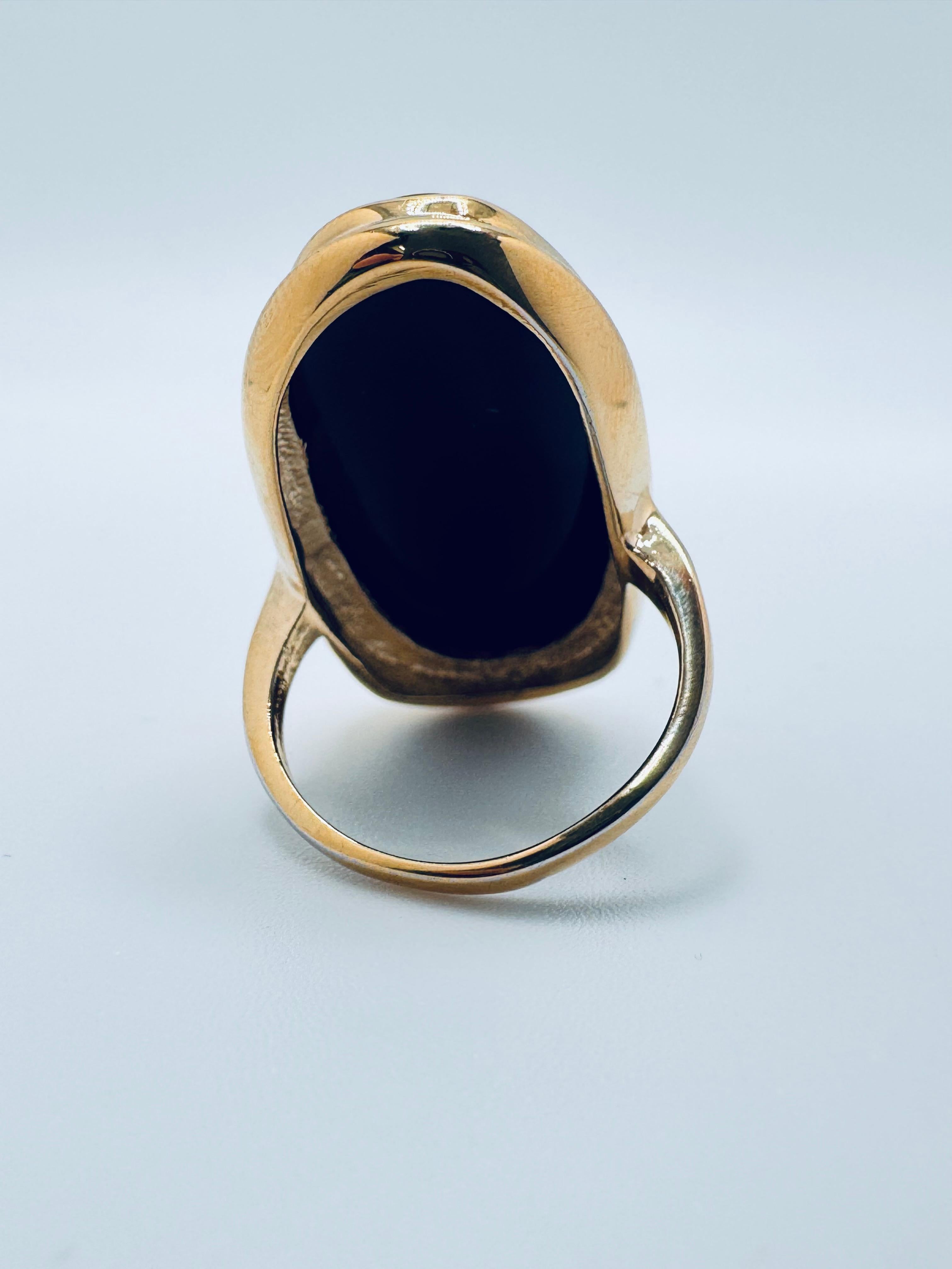 Bague cocktail en or jaune 14K avec onyx ovale Bon état - En vente à Palm Desert, CA