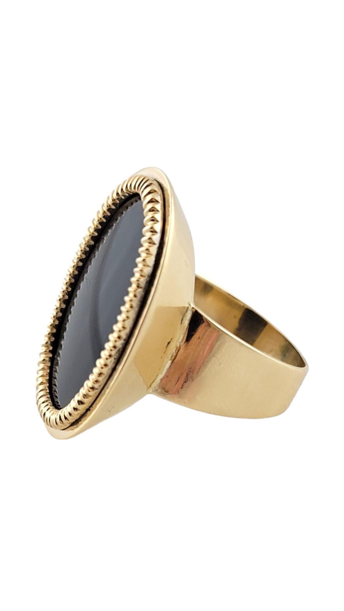 Vintage 14K Yellow Gold Oval Onyx Ring Size 7.75

This gorgeous ring features a large, flat, oval onyx stone set in 14K yellow gold!

Ring size: 7.75
Shank: 4.7mm
Front: 29.21mm X 22.31mm X 5.3mm

Weight: 11.6 g/ 7.4 dwt

Hallmark: 14K

Very good