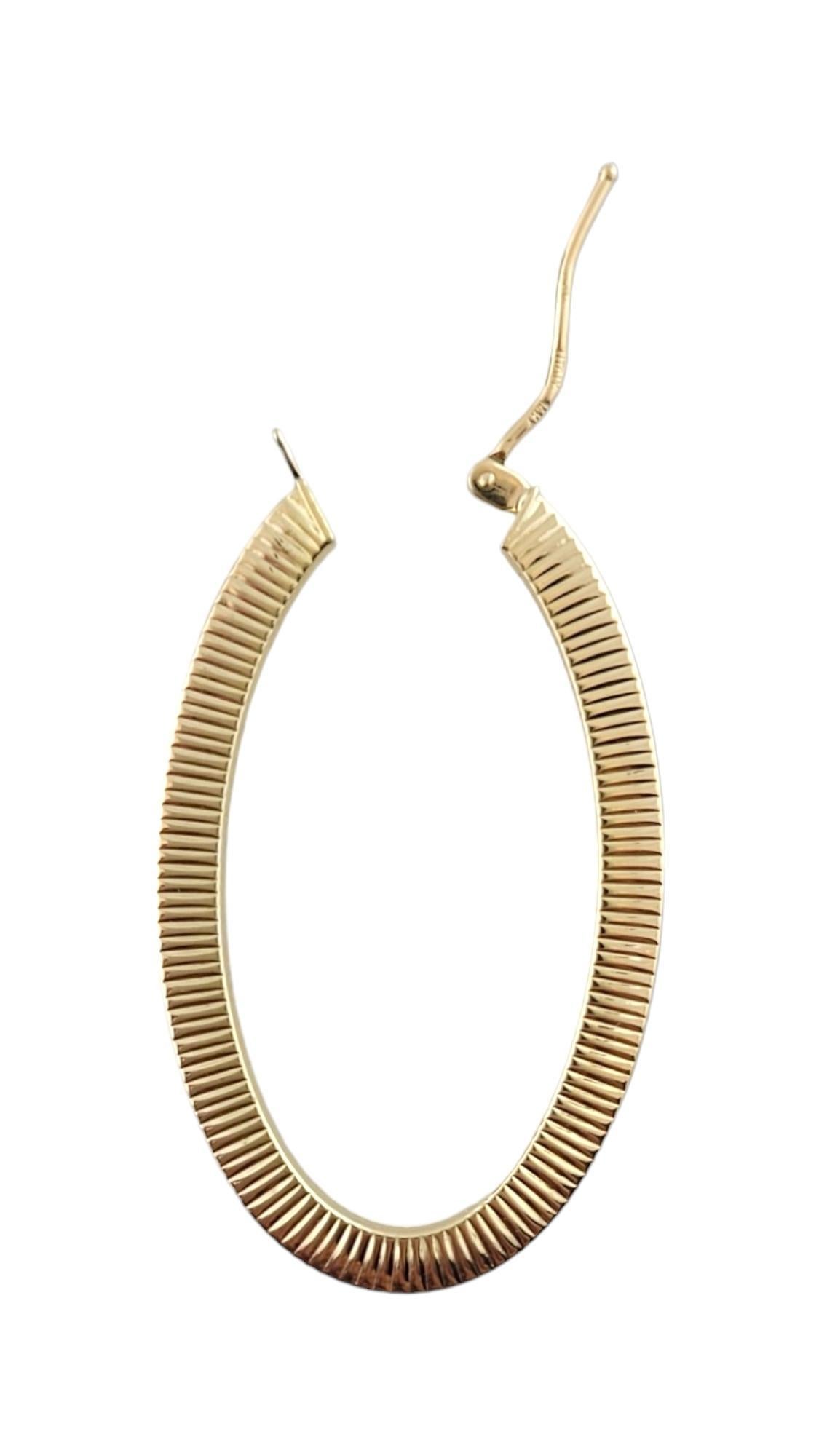Women's 14K Yellow Gold Oval Ribbed Earrings #15857 For Sale