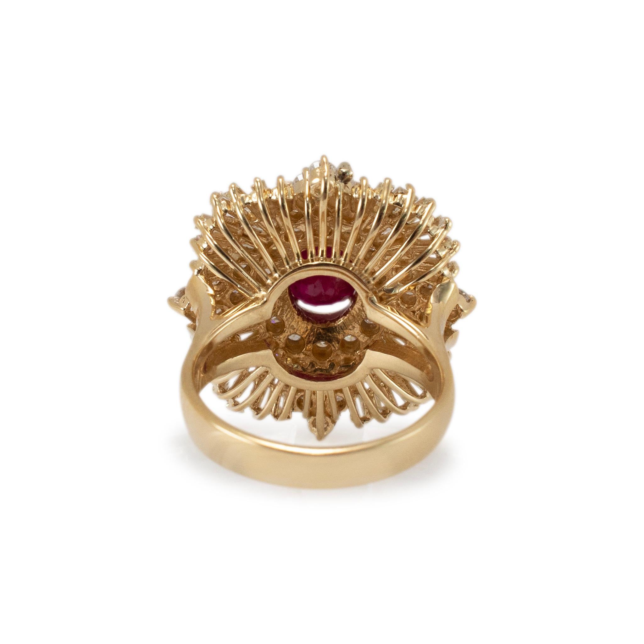 Donna Anello Cocktail Ballerina in oro giallo 14K con rubino ovale a raggiera, baguette e diamante rotondo