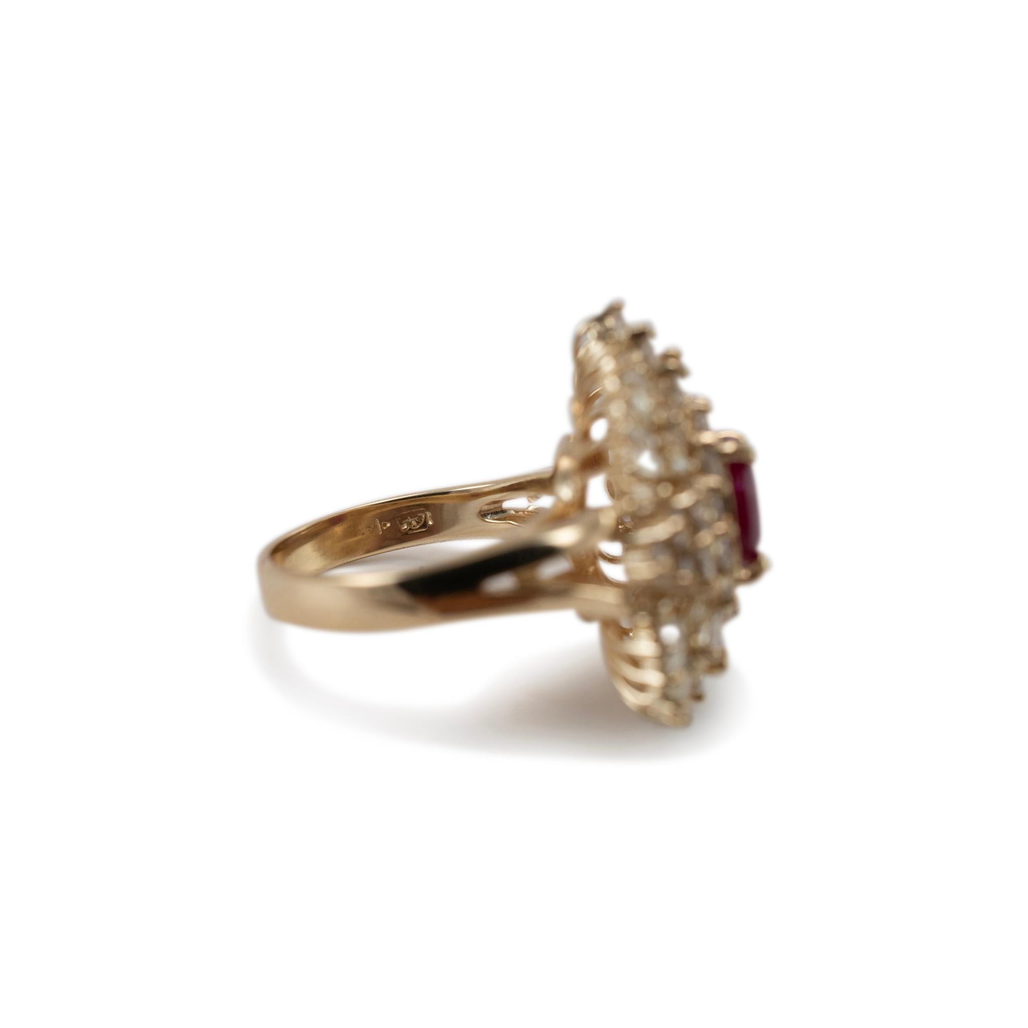 Anello Cocktail Ballerina in oro giallo 14K con rubino ovale a raggiera, baguette e diamante rotondo 2