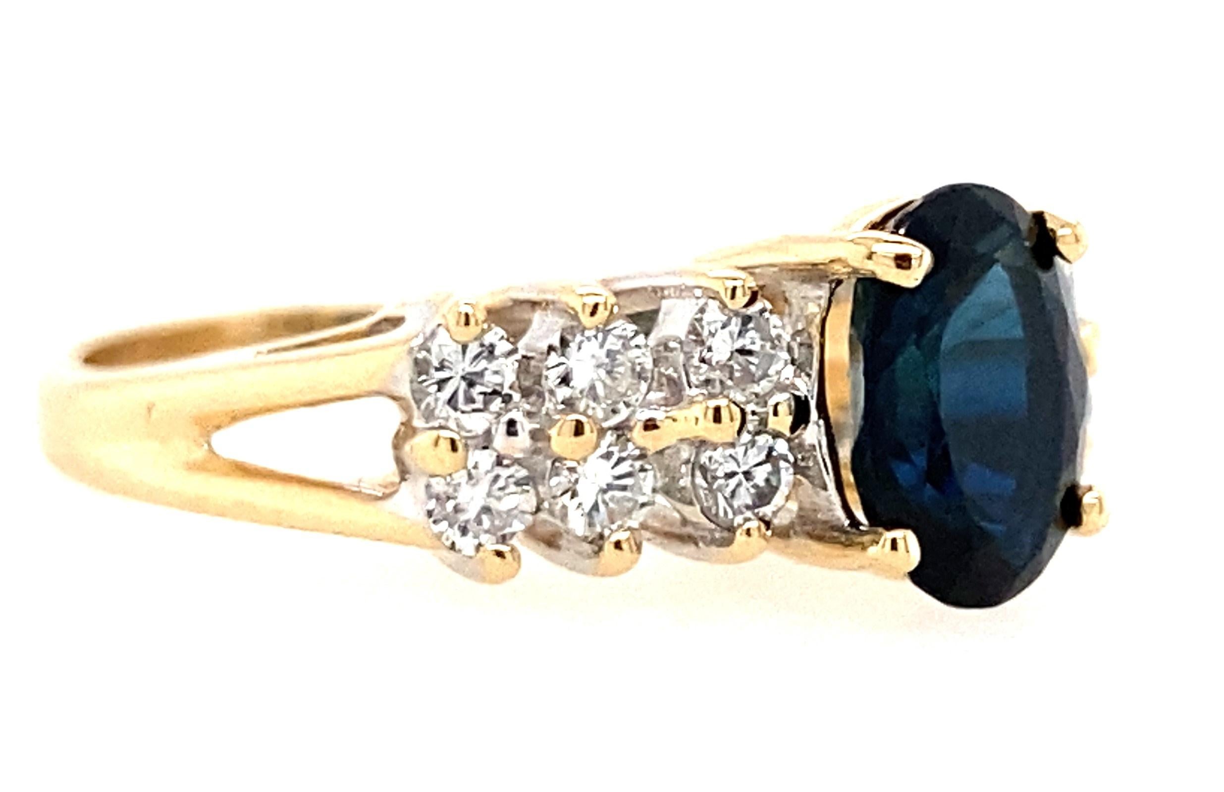 14K Yellow Gold Oval Sapphire and Diamond Ring In Good Condition In Towson, MD