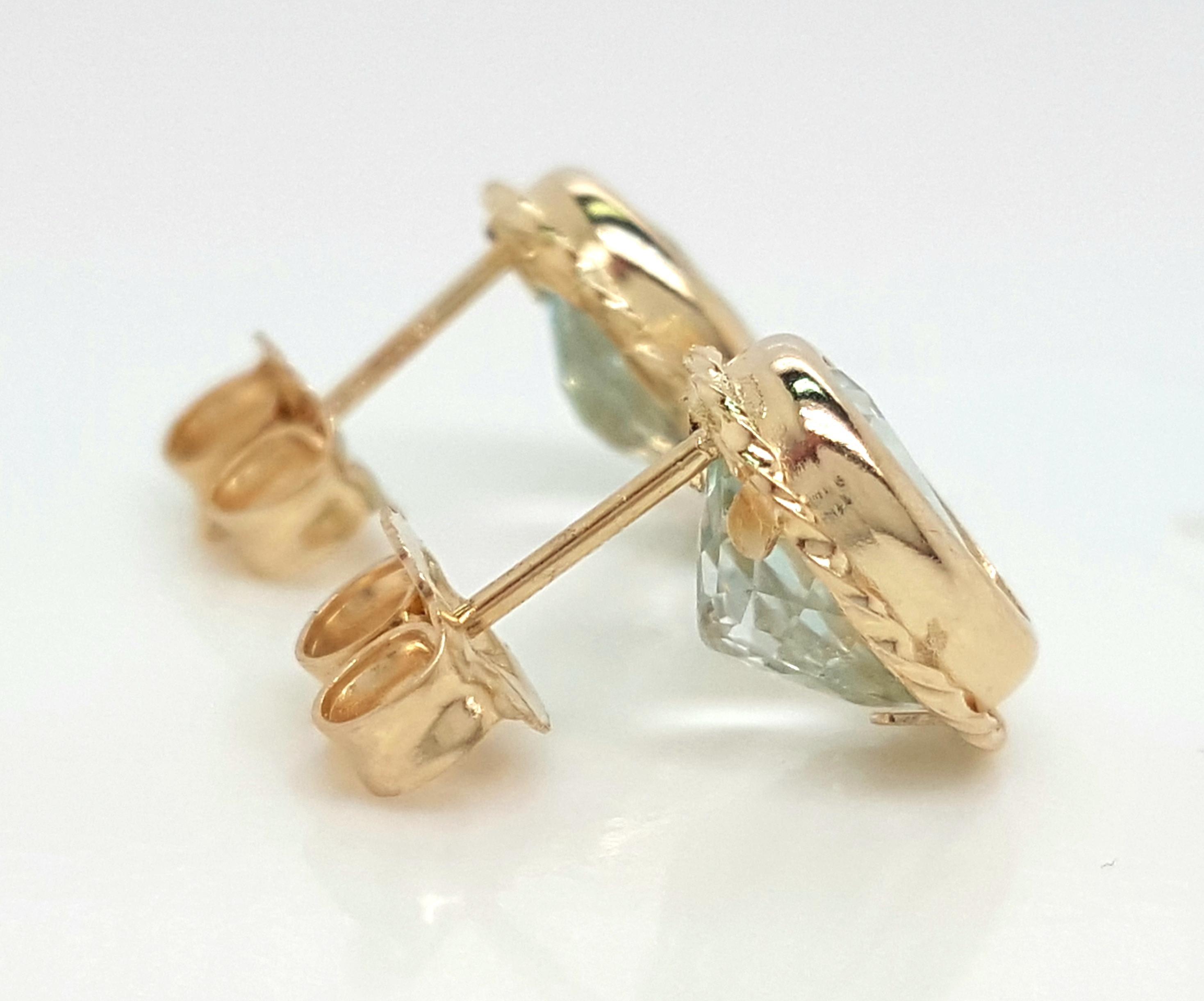 14 Karat Yellow Gold Oval Shaped Aquamarine Bezel Set Stud Earrings In Good Condition In Addison, TX