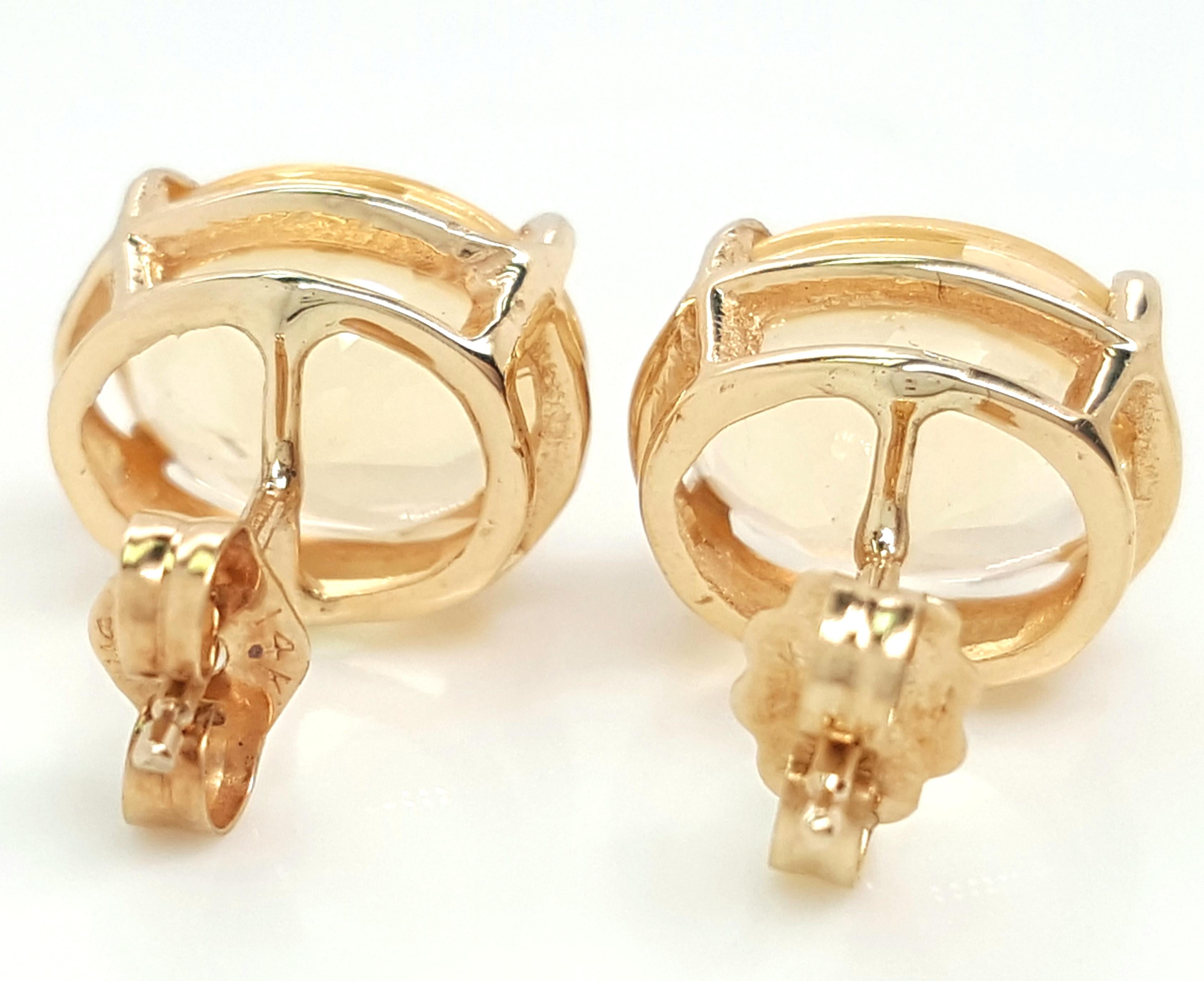 Contemporary 14 Karat Yellow Gold Oval Shaped Buff-Top Faceted Citrine Stud Earrings For Sale