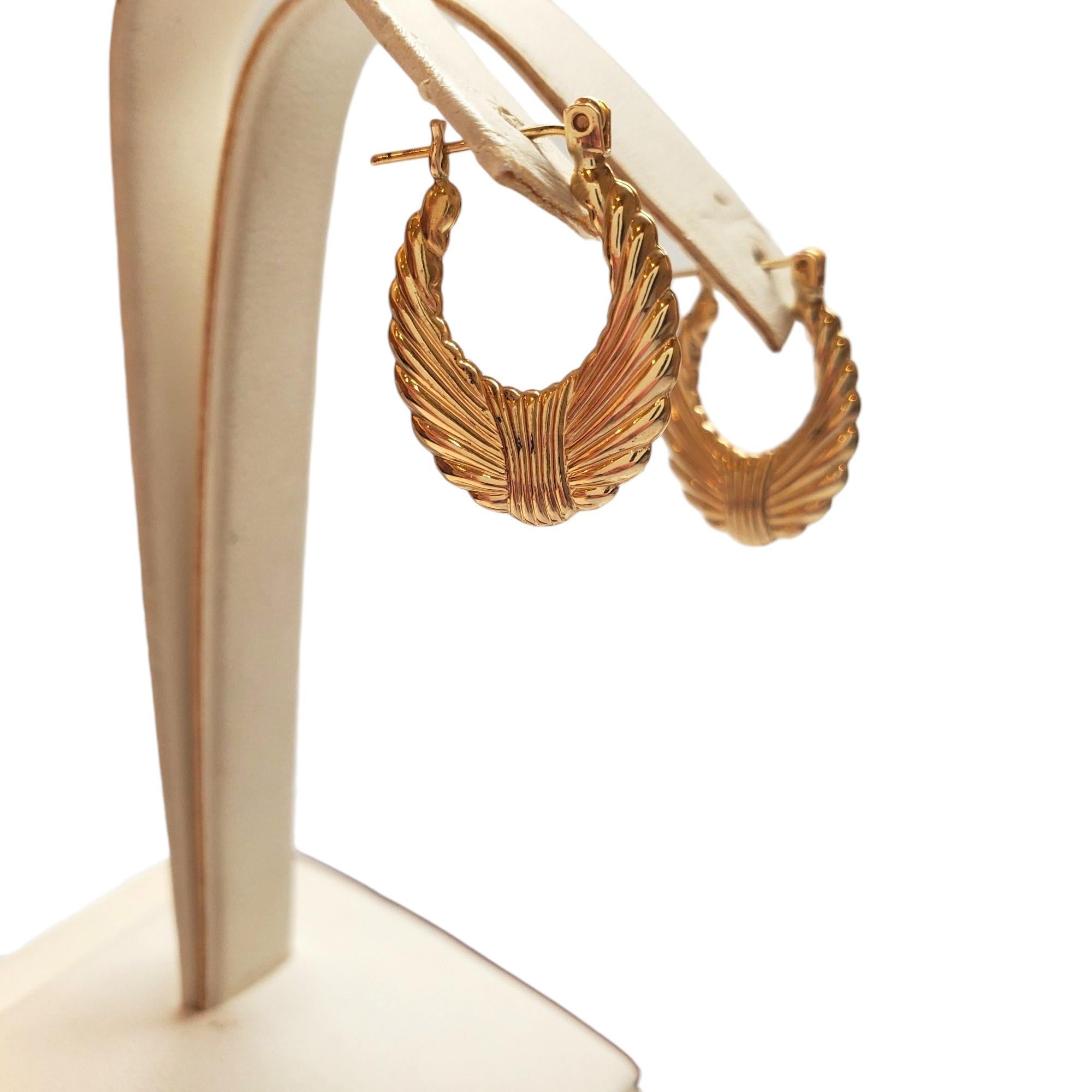 14K Yellow Gold Oval Shrimp Hoop Earrings #17513 For Sale 2