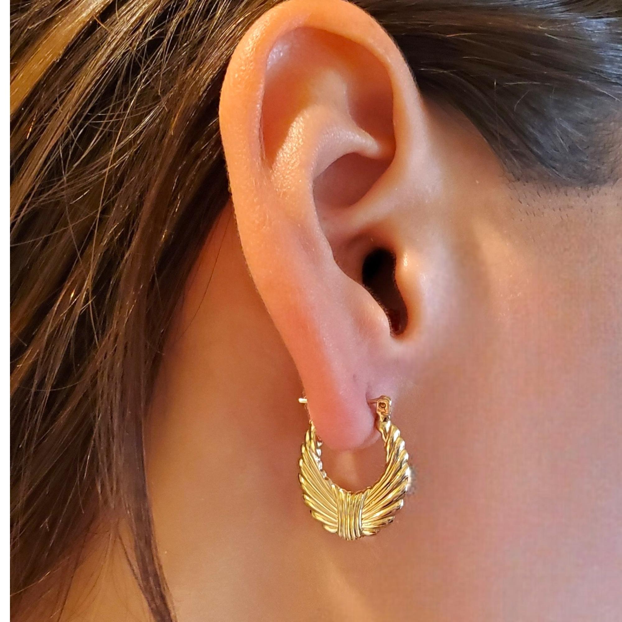 14K Yellow Gold Oval Shrimp Hoop Earrings #17513 For Sale 3