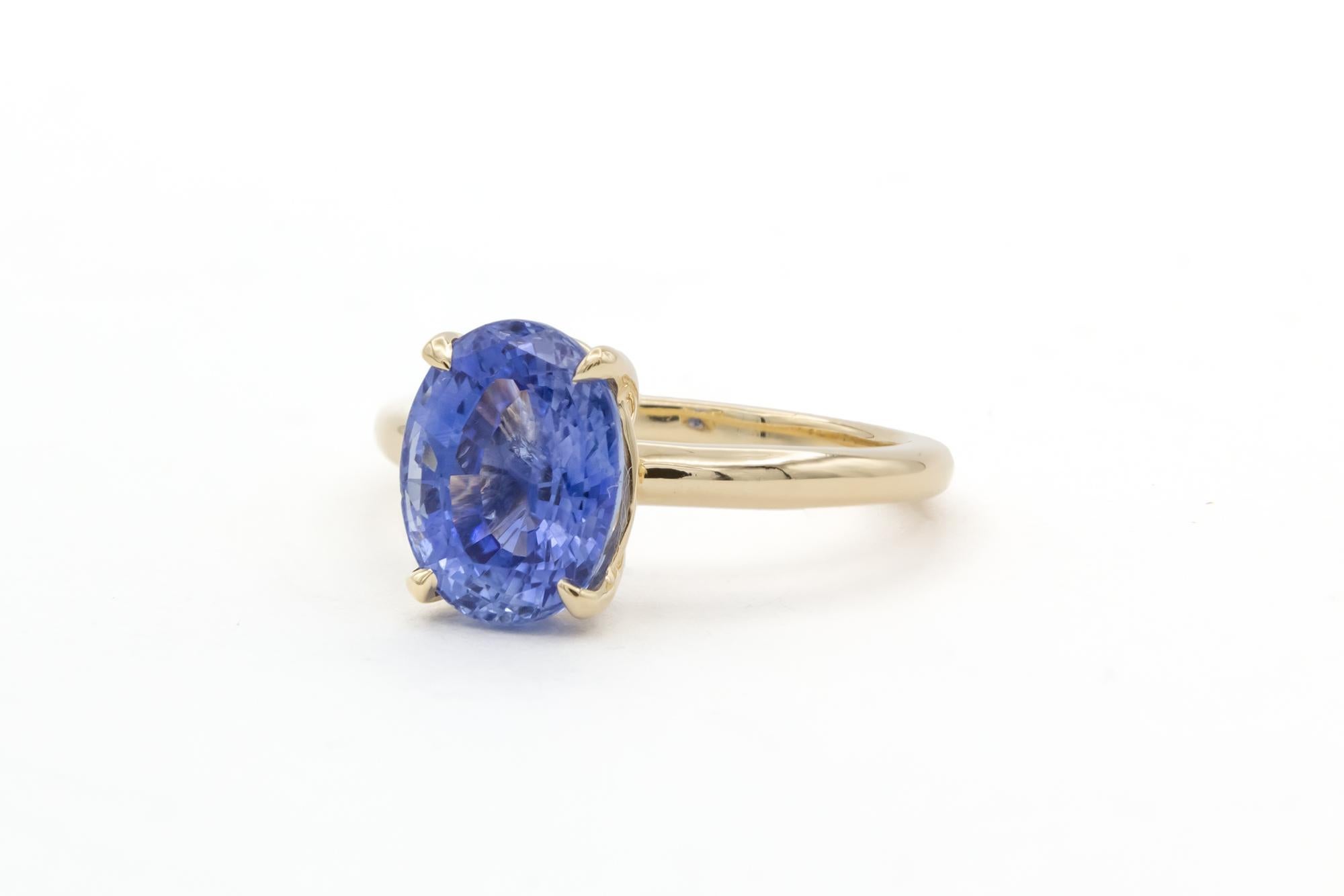 Contemporary 14k Yellow Gold & Oval Tanzanite Ladies Cocktail Fashion Solitaire Ring 2.84ct For Sale