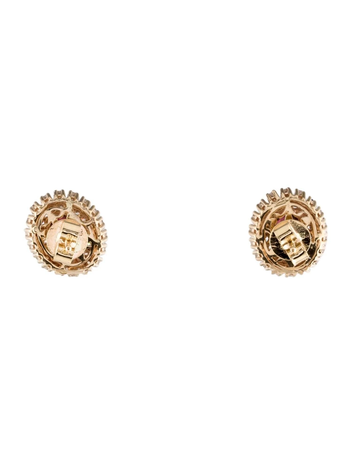 Artiste Clous d'oreilles en or jaune 14 carats avec tourmaline ovale cabochon et diamants en vente
