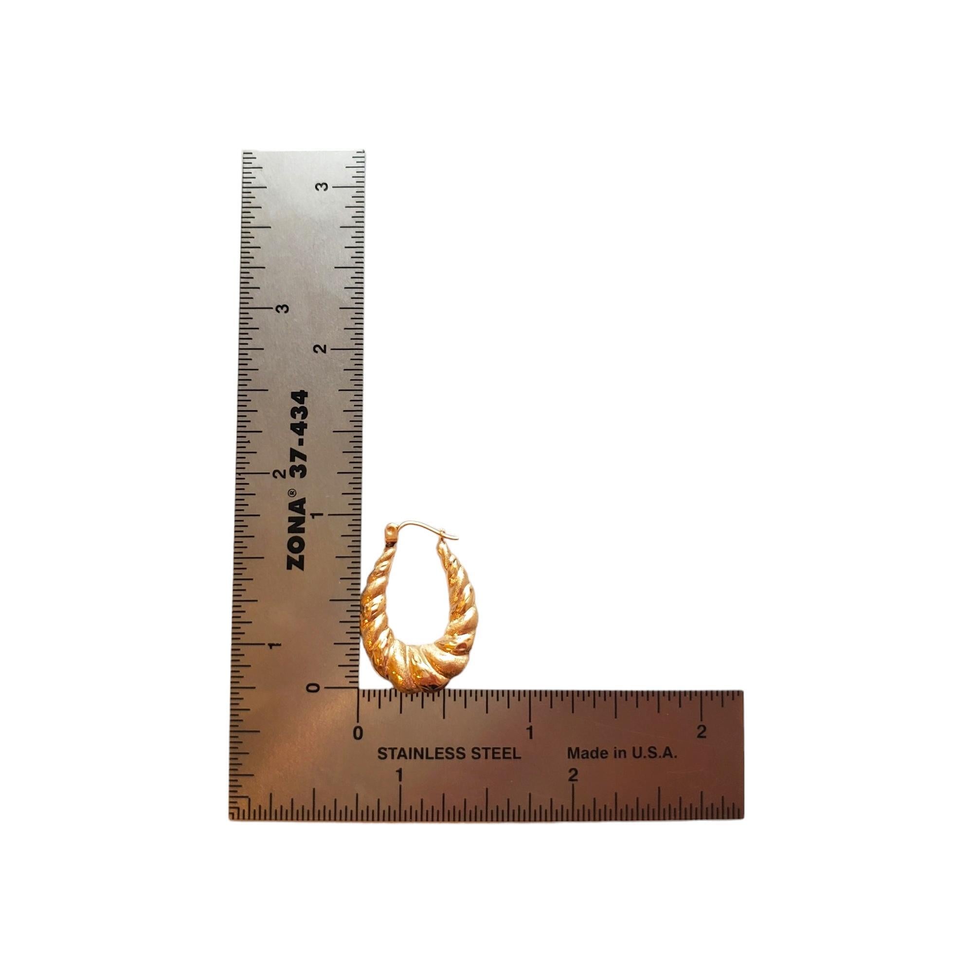 14K Yellow Gold Oval Twisted Hoop Earrings #17801 For Sale 1