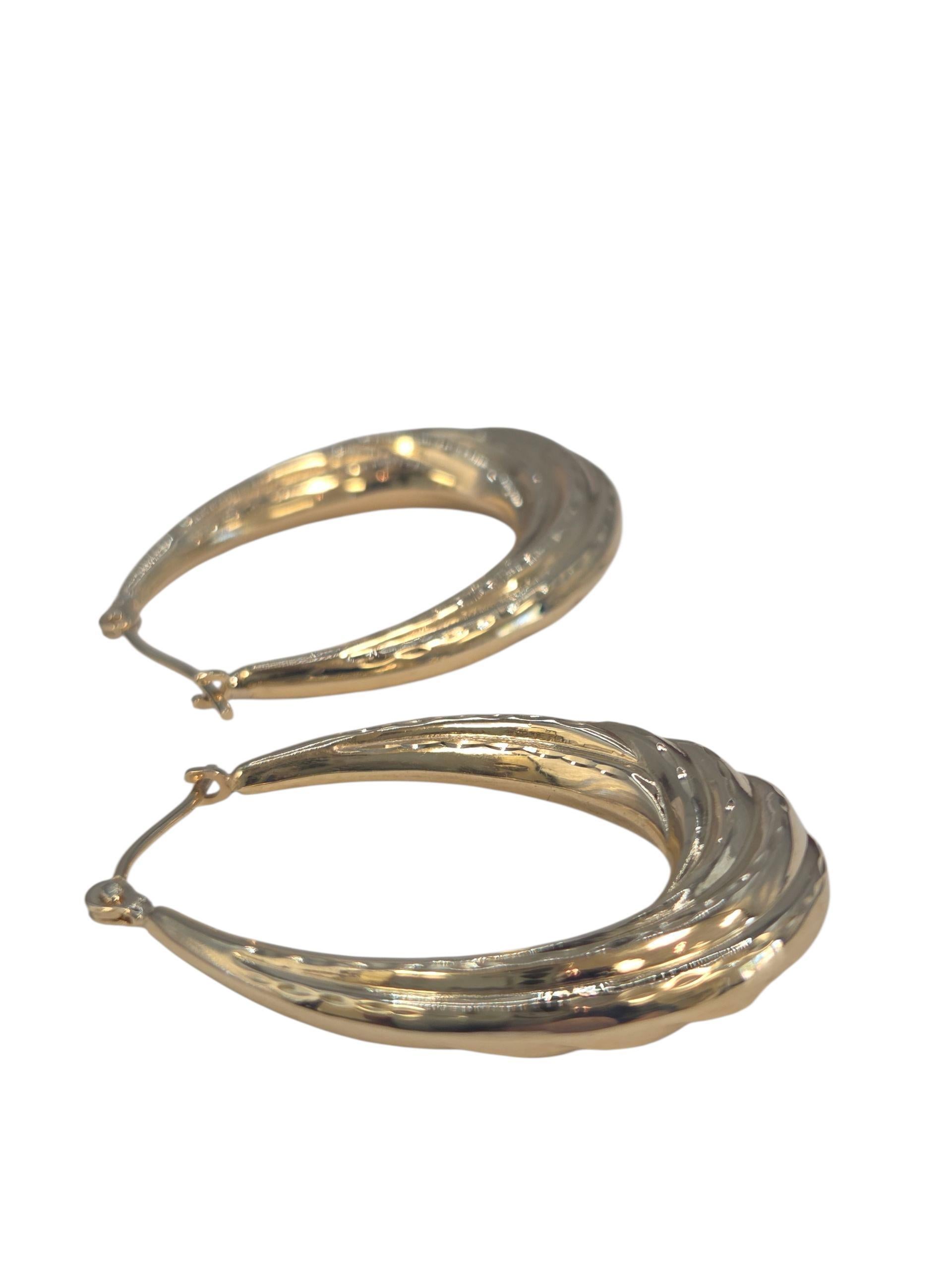 Boucles d'oreilles ovales en or jaune 14K #23539 en vente 1