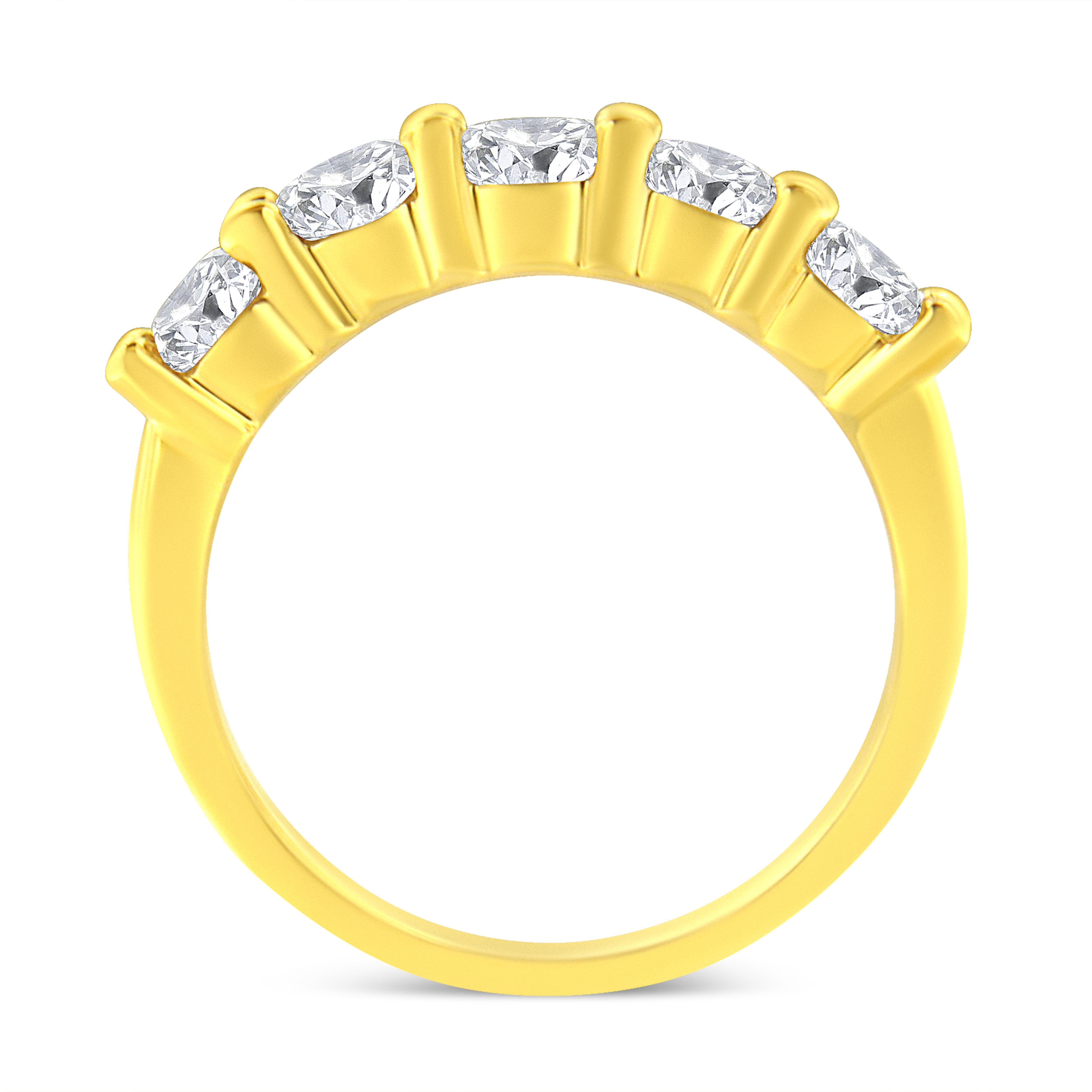 14 Karat Gelbgold über Silber 1 1/2 Karattw Diamant Jahrestag oder Ehering (Rundschliff) im Angebot