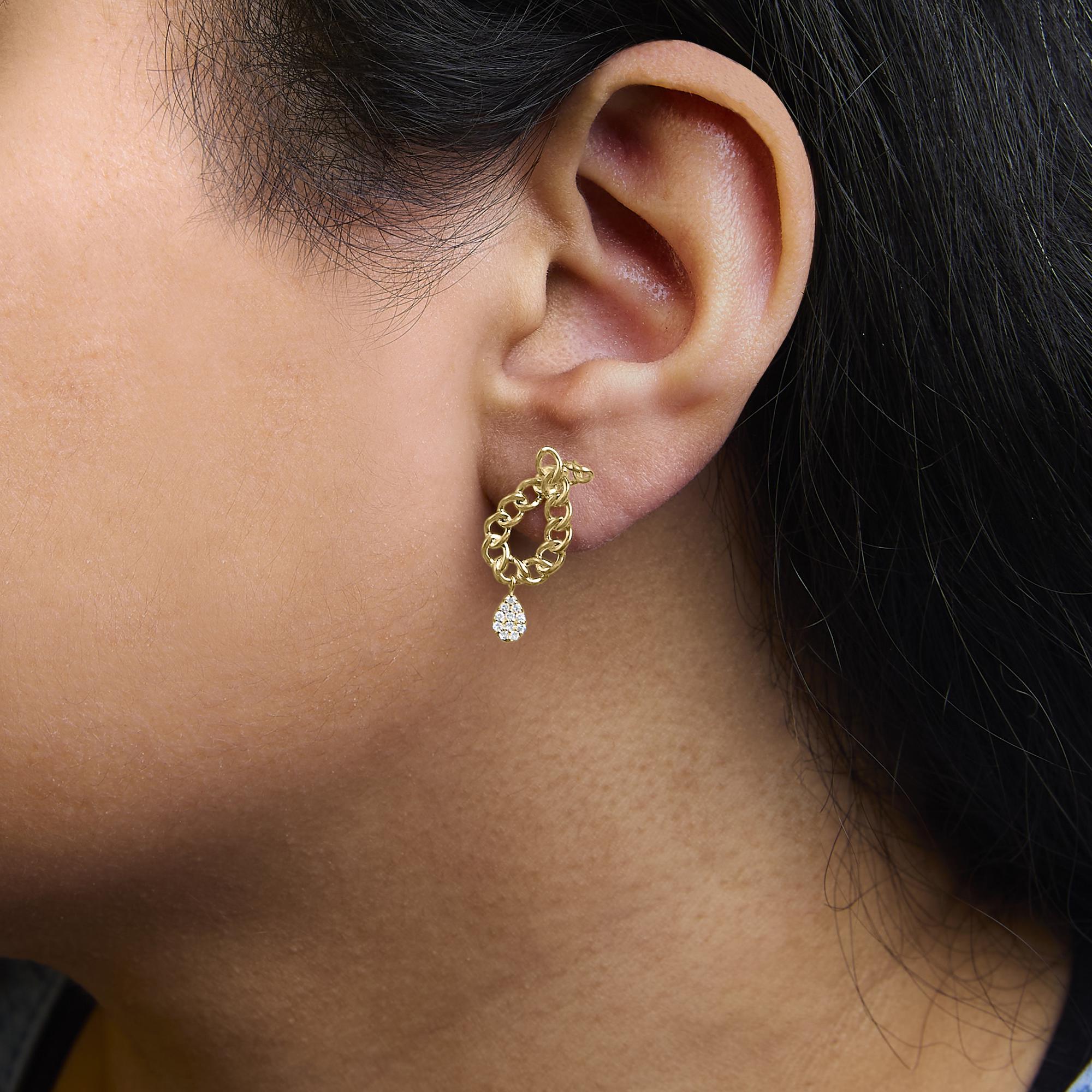 Taille ronde Boucles d'oreilles pendantes en or jaune 14 carats sur argent avec diamants 1/10 cttw et maillons de chaîne en vente