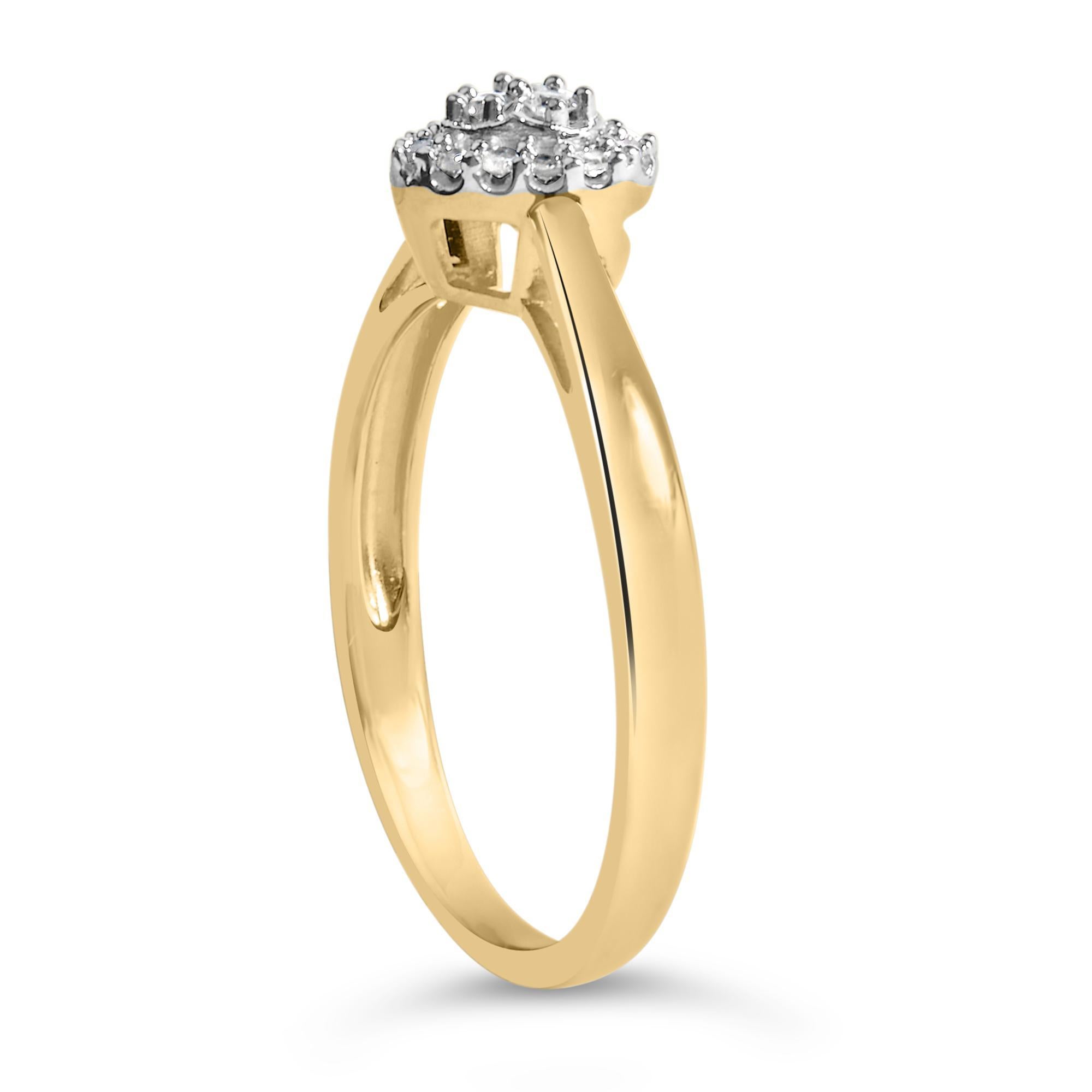 14K Yellow Gold over Silver 1/10 Cttw Diamond Heart Engagement Ring- Size 5 (Rundschliff) im Angebot
