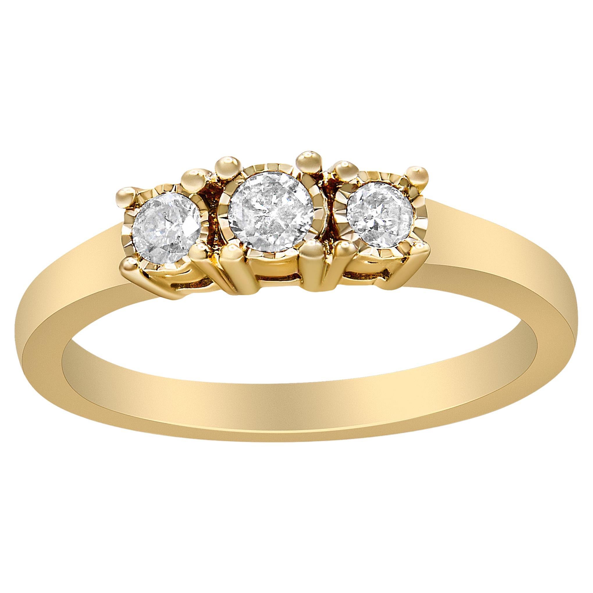 En vente :  Bague plaquée illusion à 3 pierres en or jaune 14 carats sur argent avec diamants de 1/4 carat