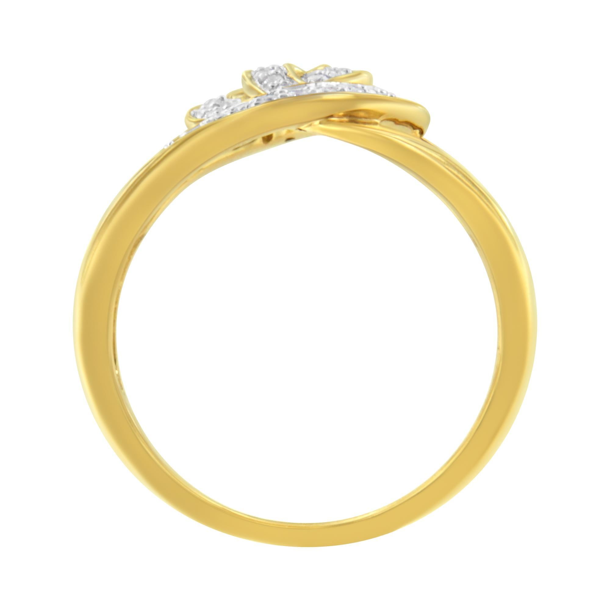14K Gelbgold über Silber 1/4 Cttw Diamond Interlocking Loop Bypass Ring (Rundschliff) im Angebot
