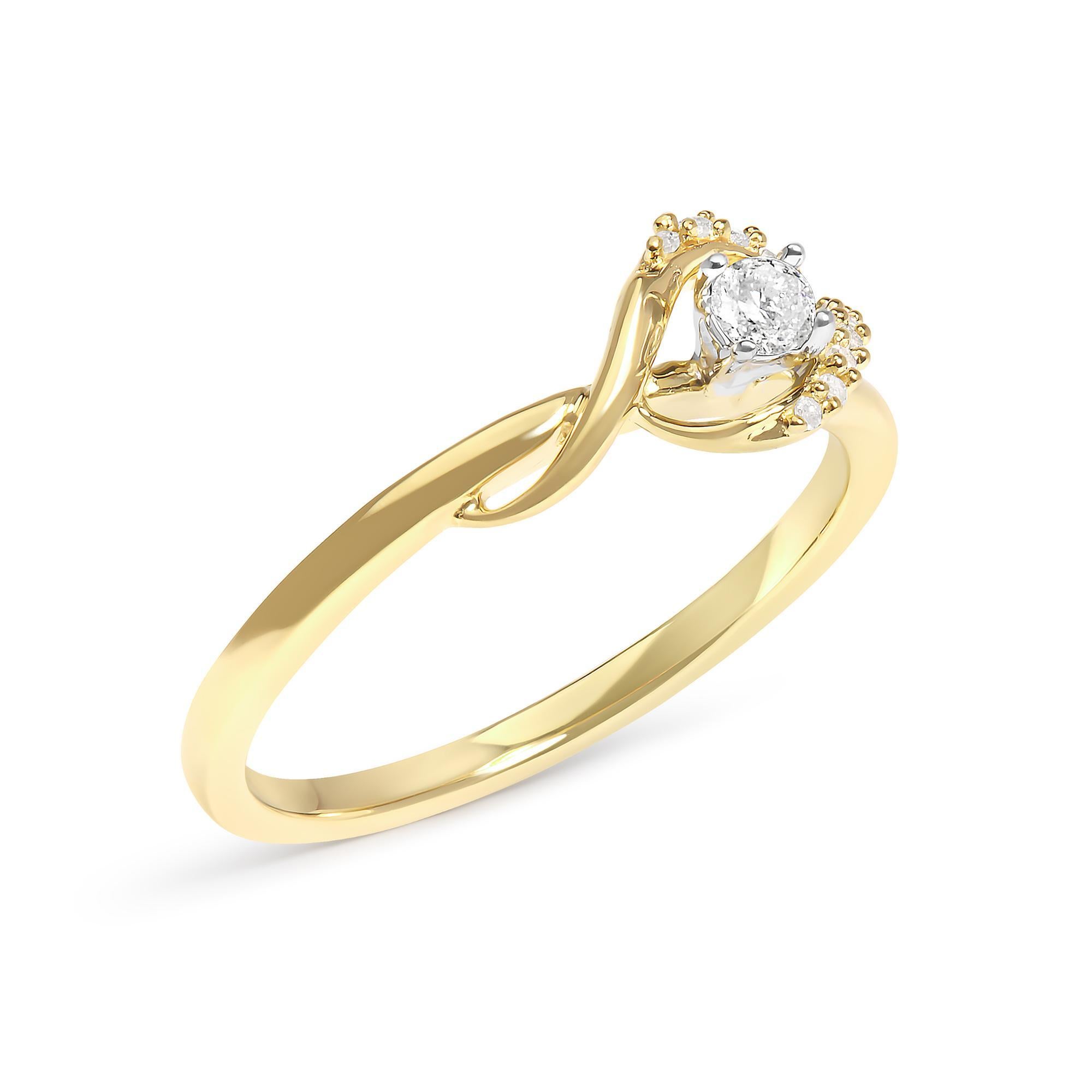 Moderne Bague de promesse pour femmes en or jaune 14K et argent 1/6 Ctw Diamond Swirl Halo en vente