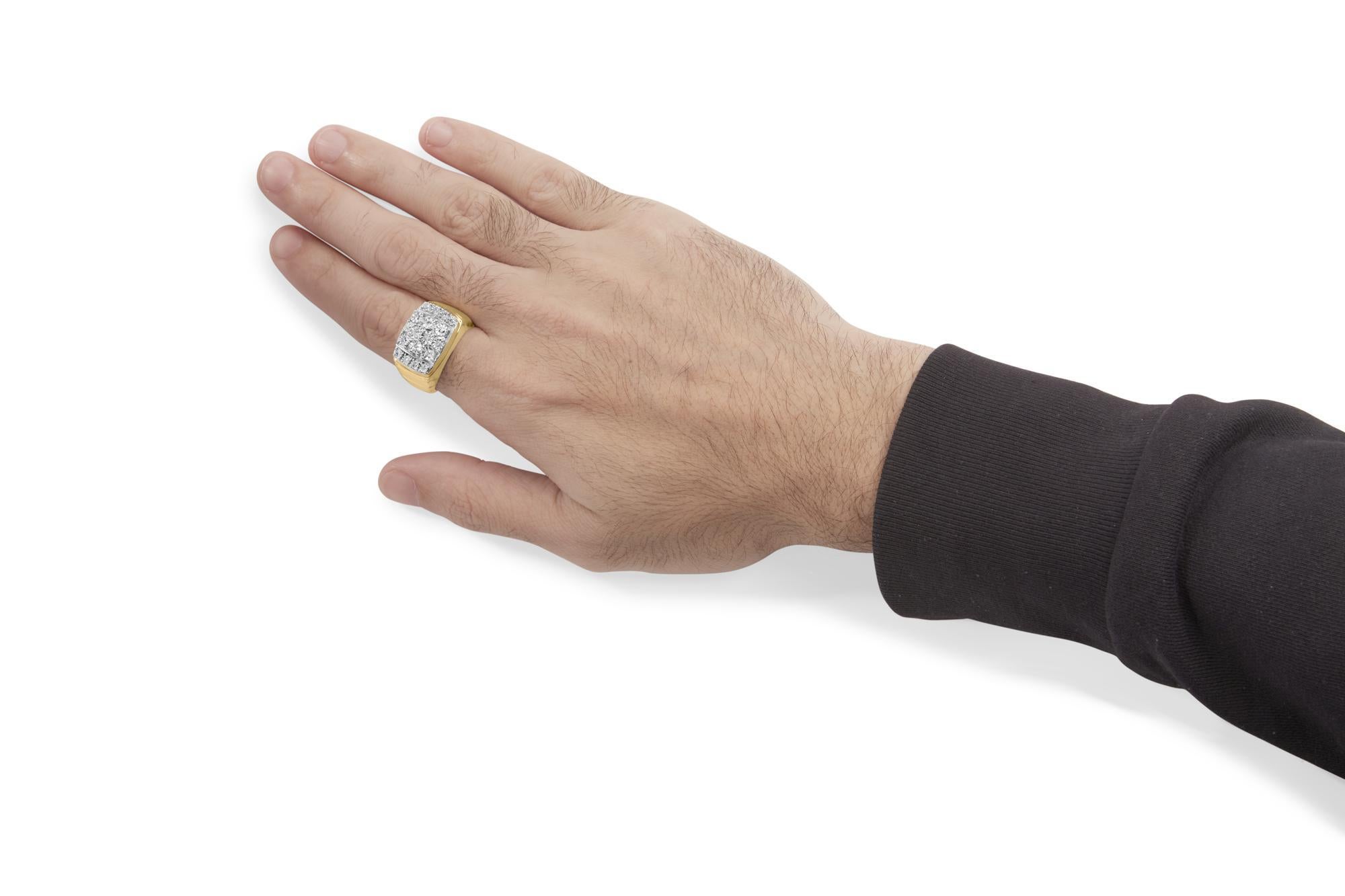 Bague cocktail en or jaune 14K sur argent 3/8 Cttw Diamond Mens Cluster Neuf - En vente à New York, NY