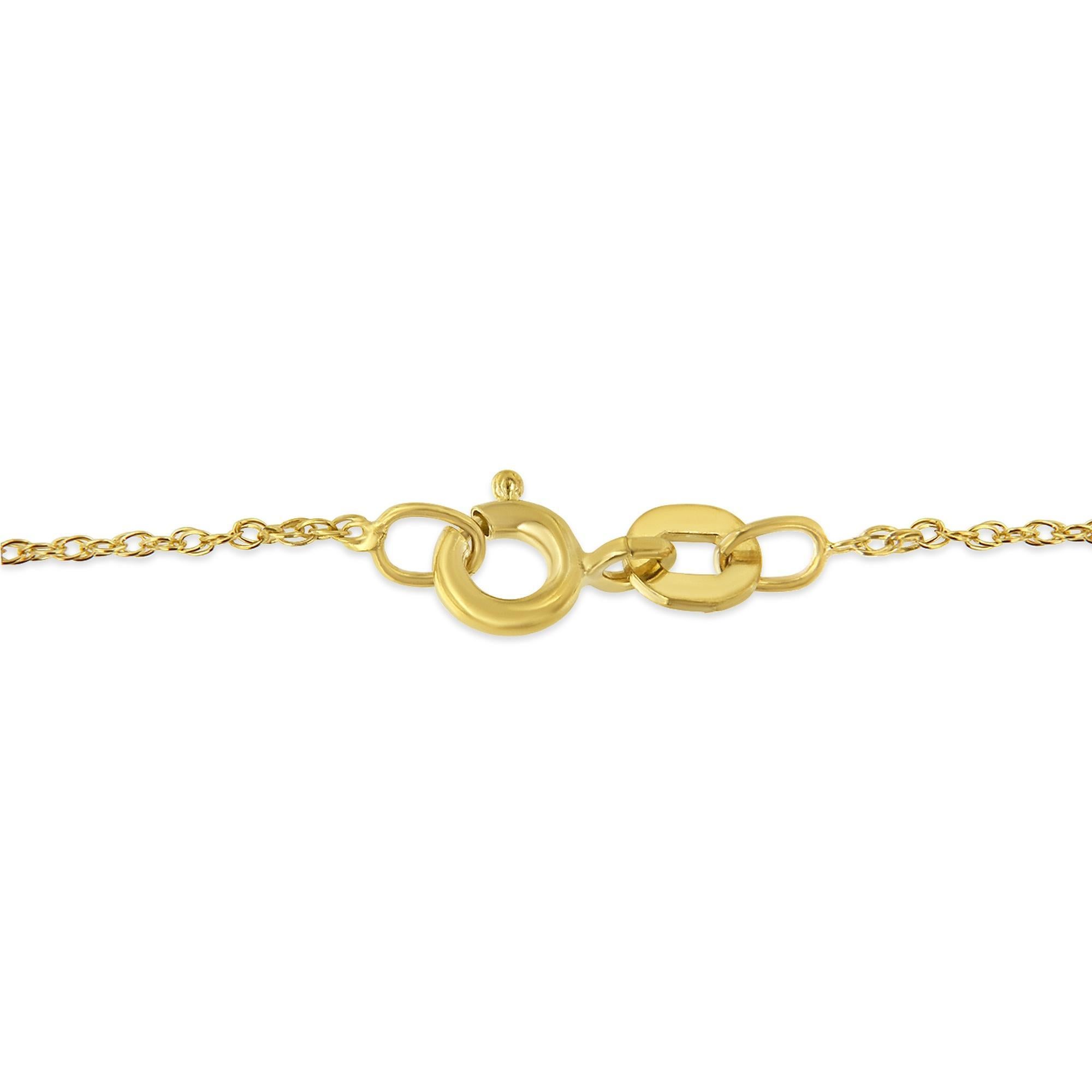 Moderno Collana con ciondolo a nastro e cuore in oro giallo 14K e argento con accenti di diamanti in vendita