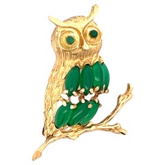 Retro 14K Yellow Gold Owl Pin with Chalcedony Body and Eyes 