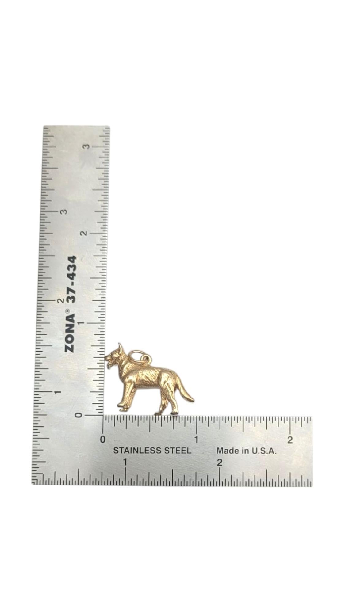14K Yellow Gold Panting German Shepard Dog Charm #21068 For Sale 2