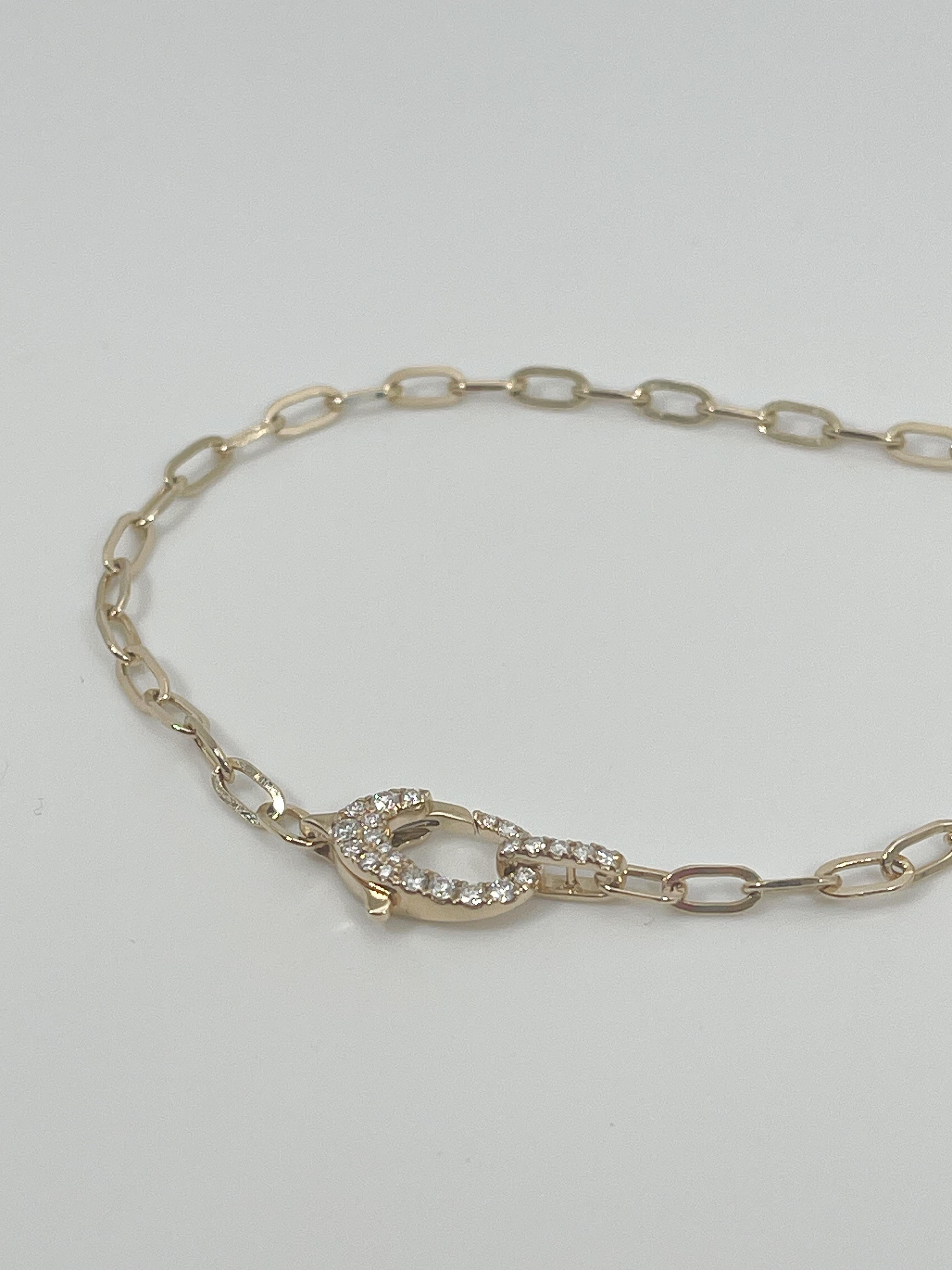 14K Yellow Gold Paperclip Bracelet with .24 CTW Diamond Clasp In New Condition For Sale In Stuart, FL