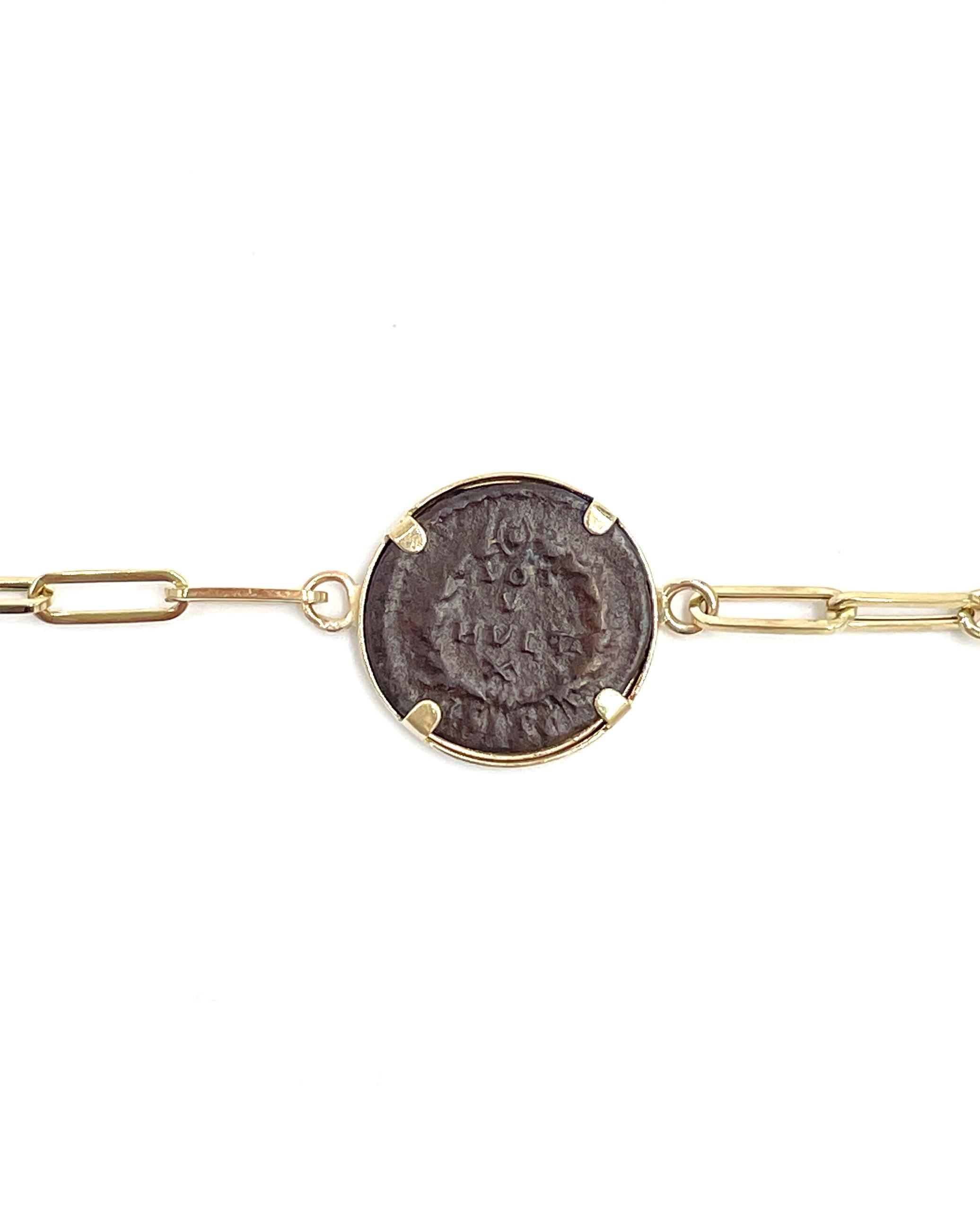Contemporary 14K Yellow Gold Paperclip Bracelet with Replica Roman Coin For Sale