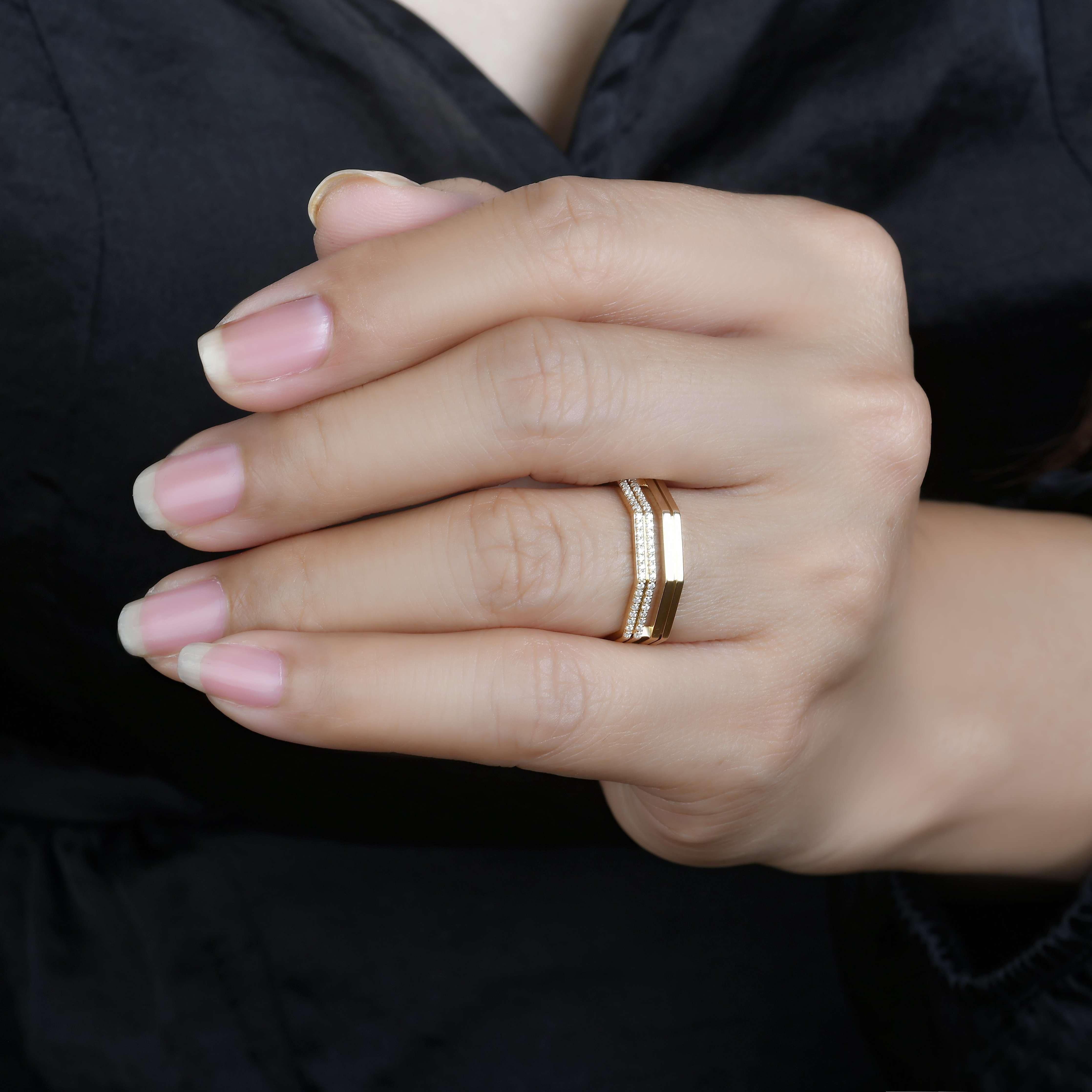 Parallel Rings Diamond 14K Yellow Gold Parallel Honeycomb Diamond Ring For Sale at 1stDibs