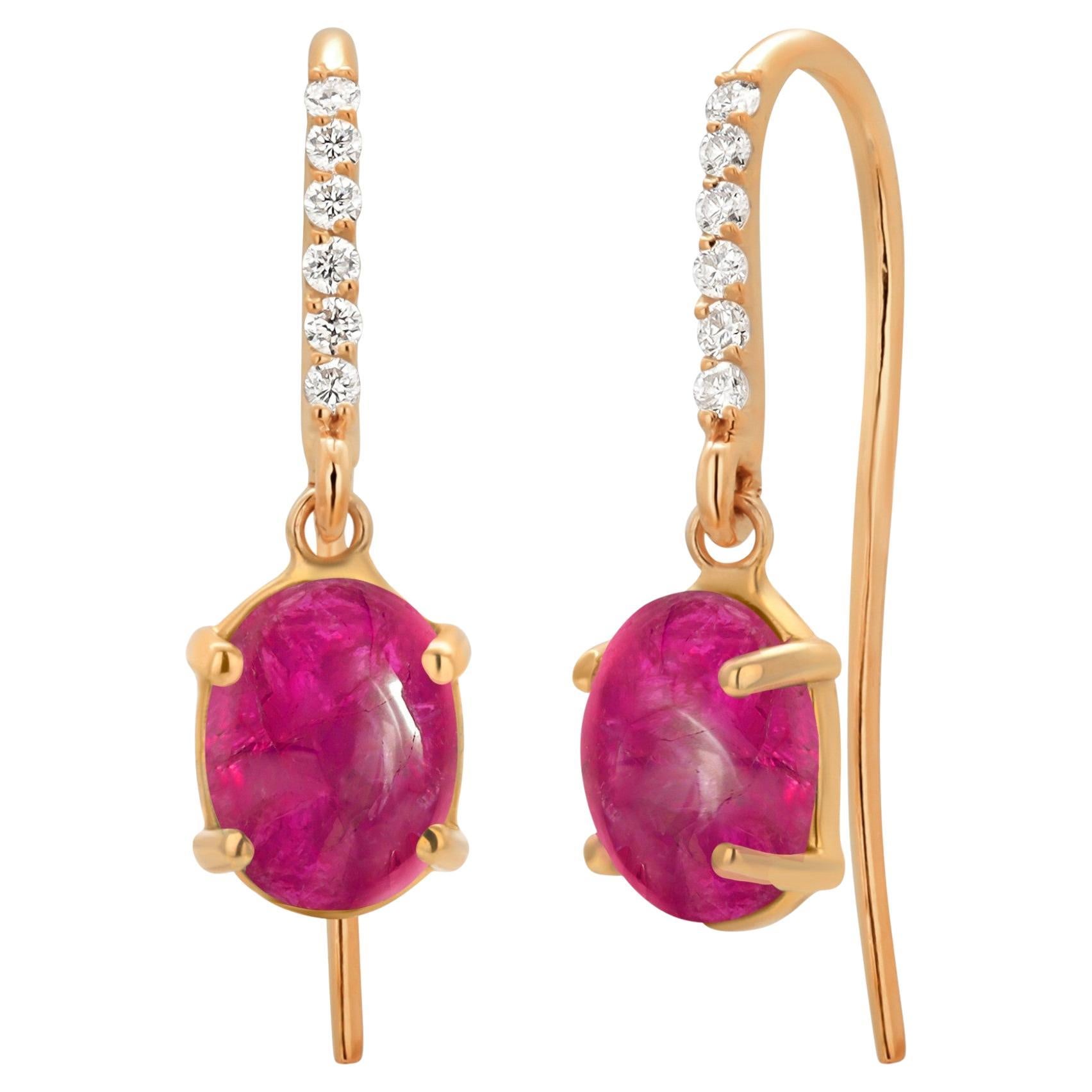 Boucles d
oreilles berger en or jaune 14K avec diamants pavés et rubis birman en vente