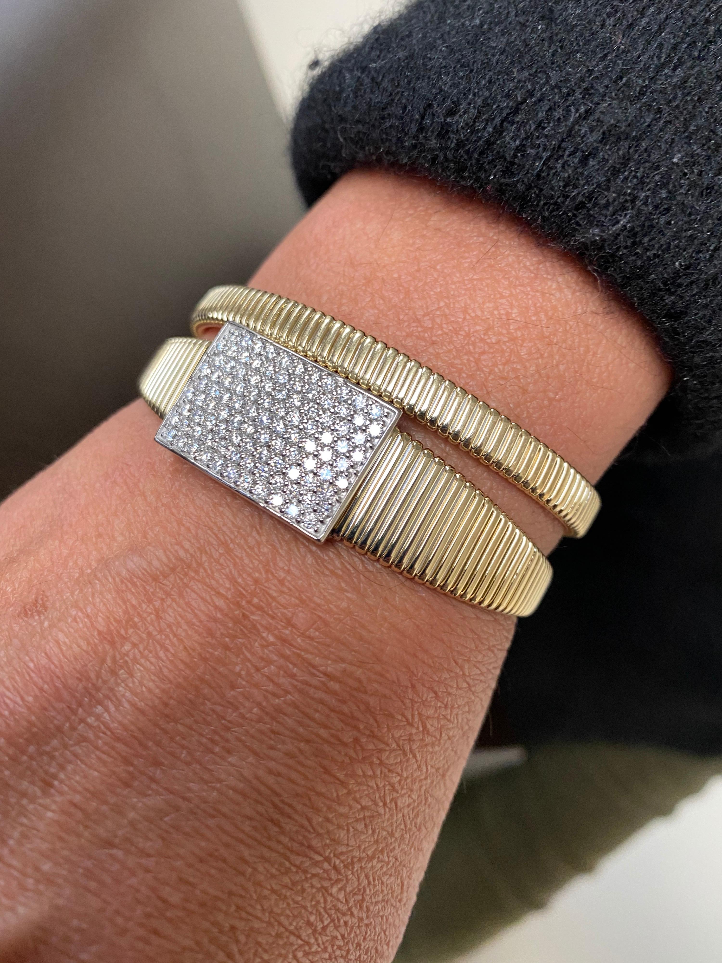 14 Karat Yellow Gold Pave' Diamond Bangle 2 Carat In New Condition For Sale In Great Neck, NY