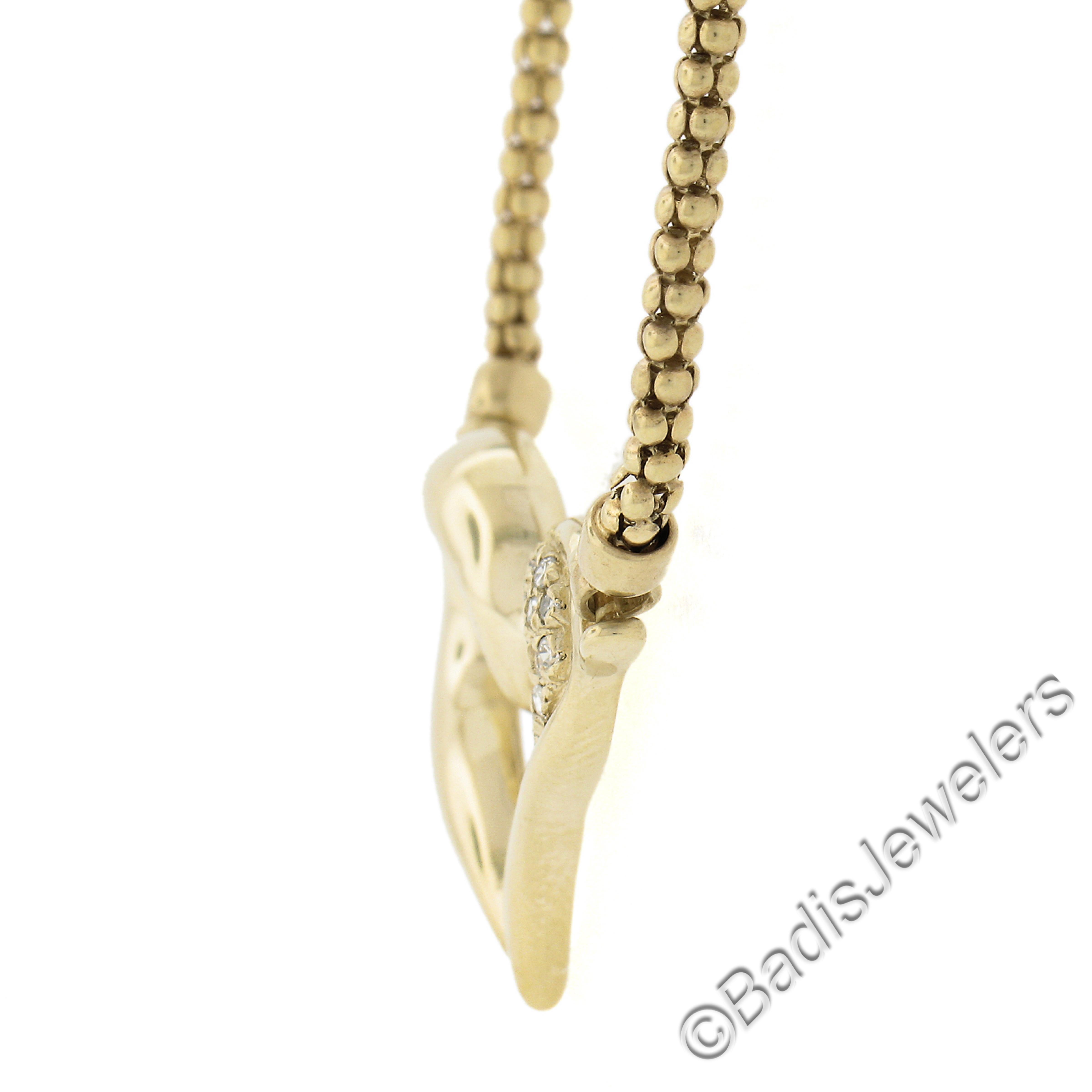 Ciondolo a cuore aperto in oro giallo 14k con pavé di diamanti Collana a catena A Link da 17 pollici in vendita 1