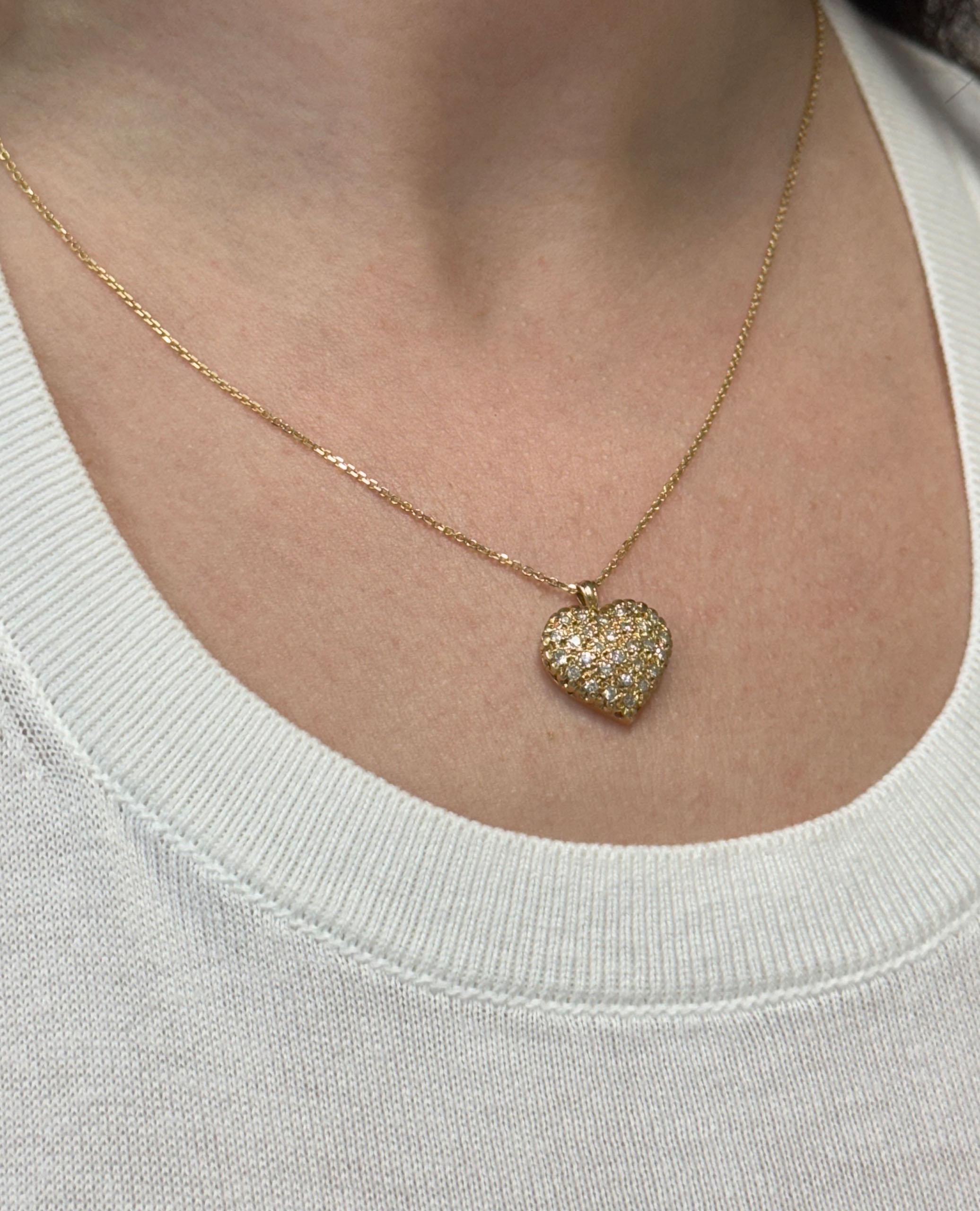 14K Yellow Gold Pave Heart Pendant with Diamonds In Good Condition For Sale In Old Tappan, NJ