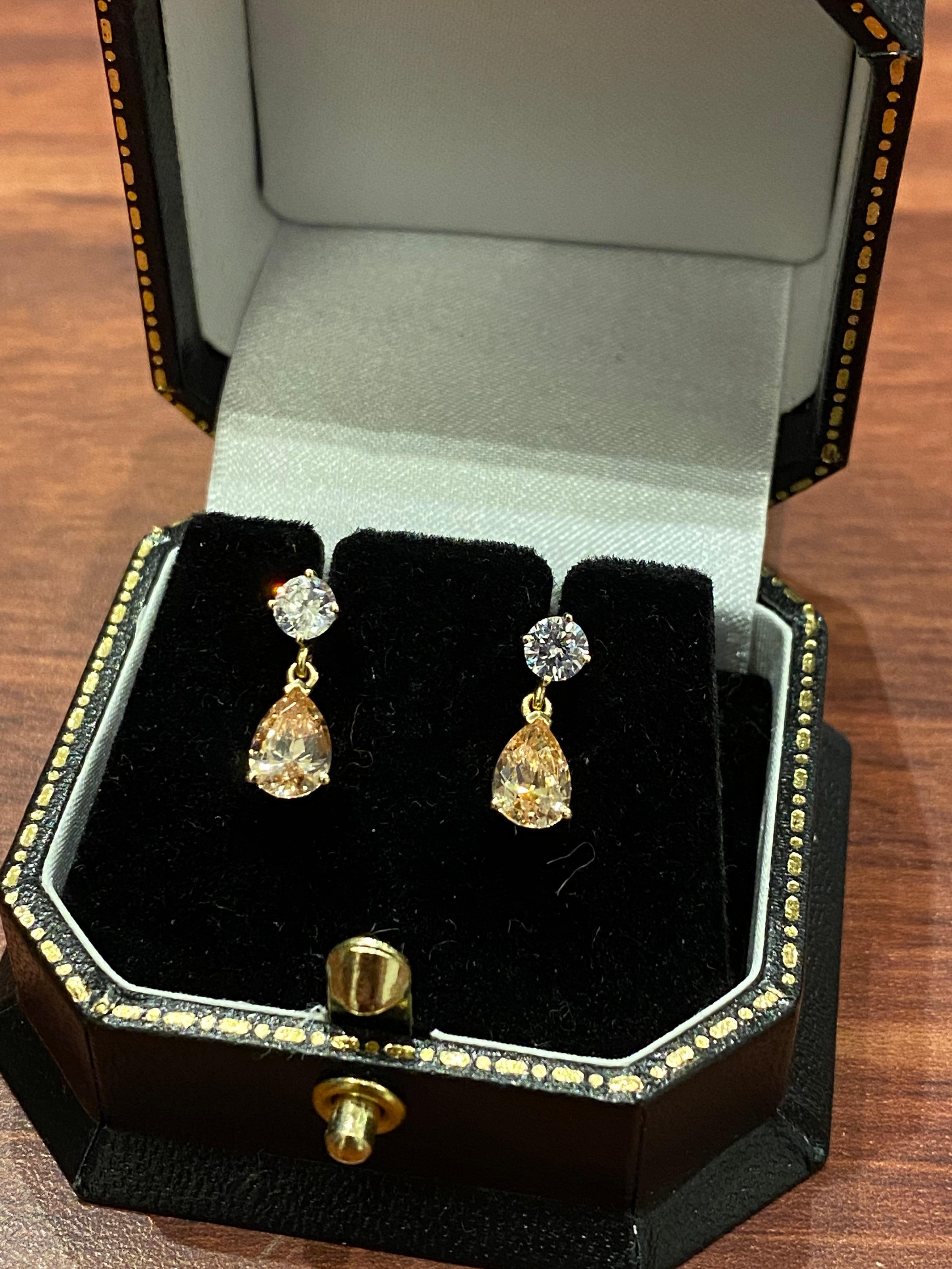 14K Yellow Gold & Peach & White CZ Vintage 15mm Drop Earrings In Excellent Condition For Sale In MELBOURNE, AU