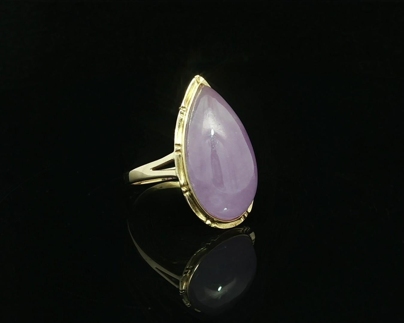 Bague Halo en or jaune 14k Jade Lavande en forme de poire avec cabochon Bambou travaillé en or Pour femmes en vente