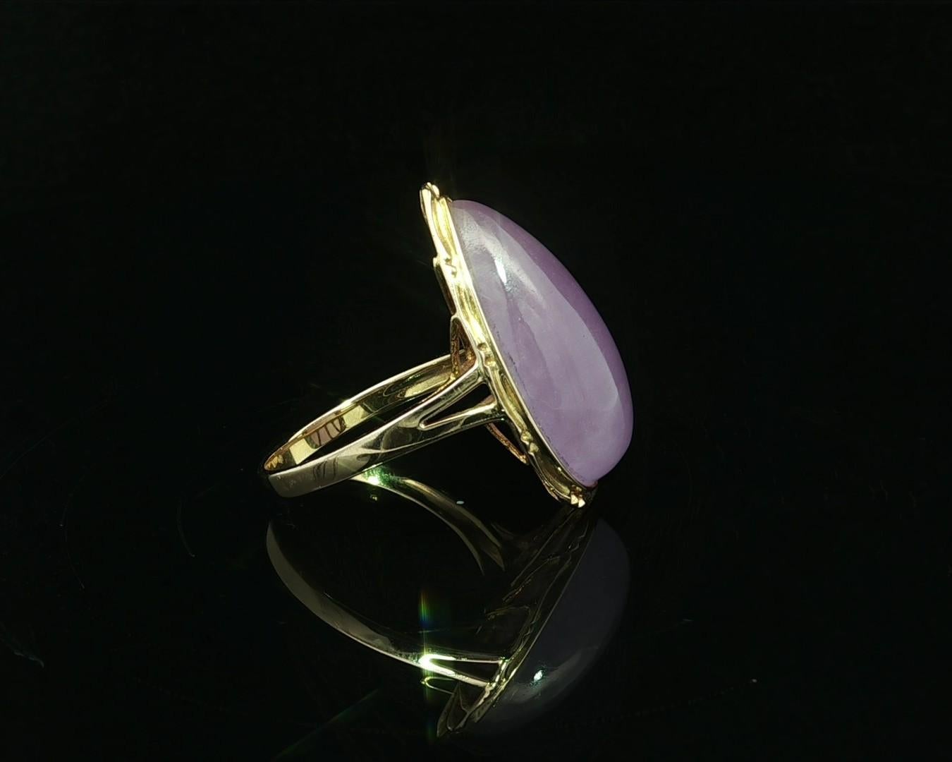 Bague Halo en or jaune 14k Jade Lavande en forme de poire avec cabochon Bambou travaillé en or en vente 1