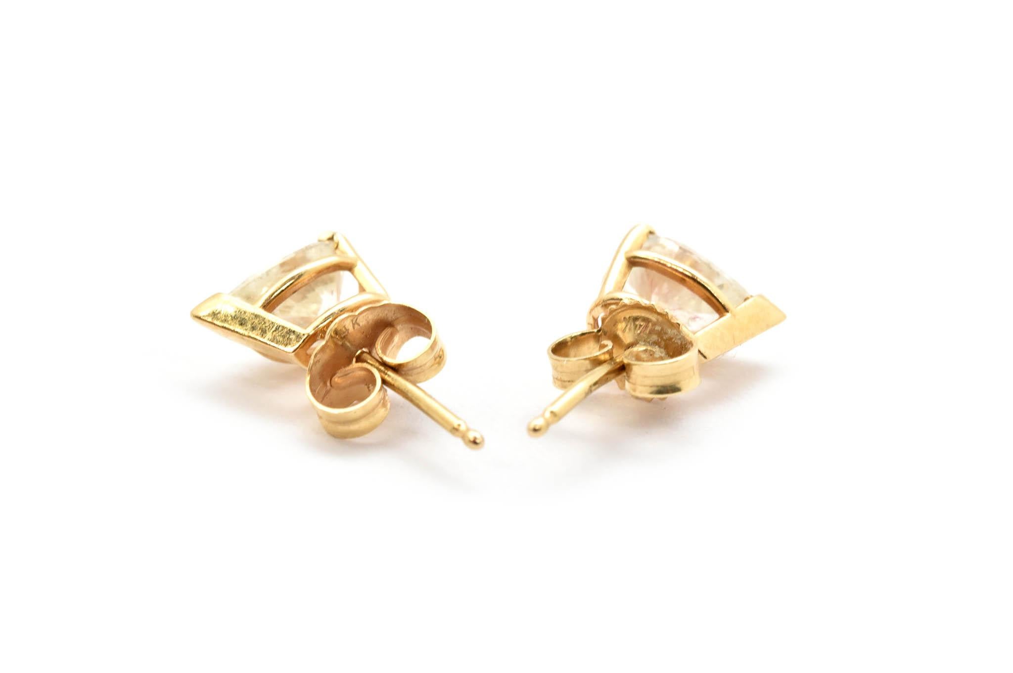 Women's 14 Karat Yellow Gold Pear Cut 1.00 Carat Diamond Stud Earrings