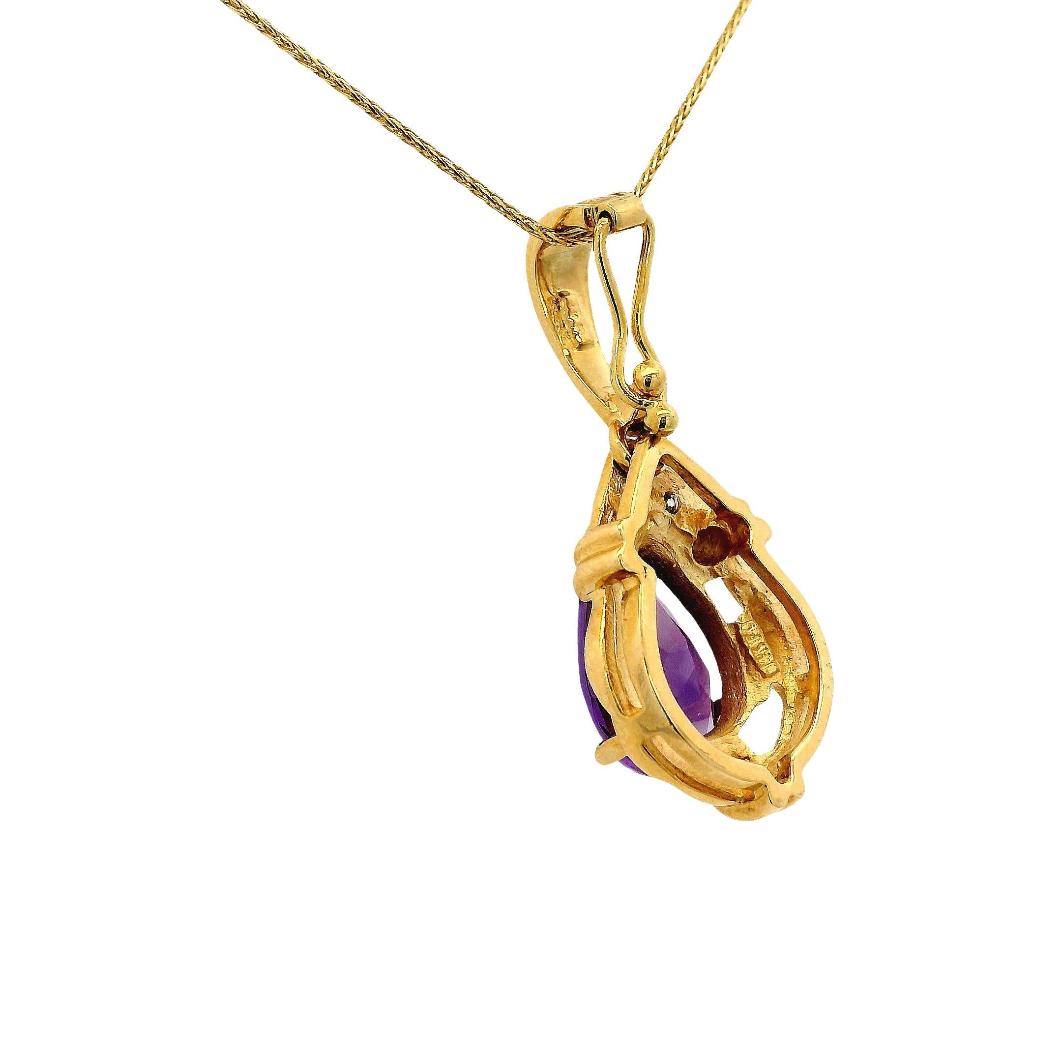 14k Yellow Gold Pear Shape Amethyst Pendant Necklace with Round Diamonds en venta 4