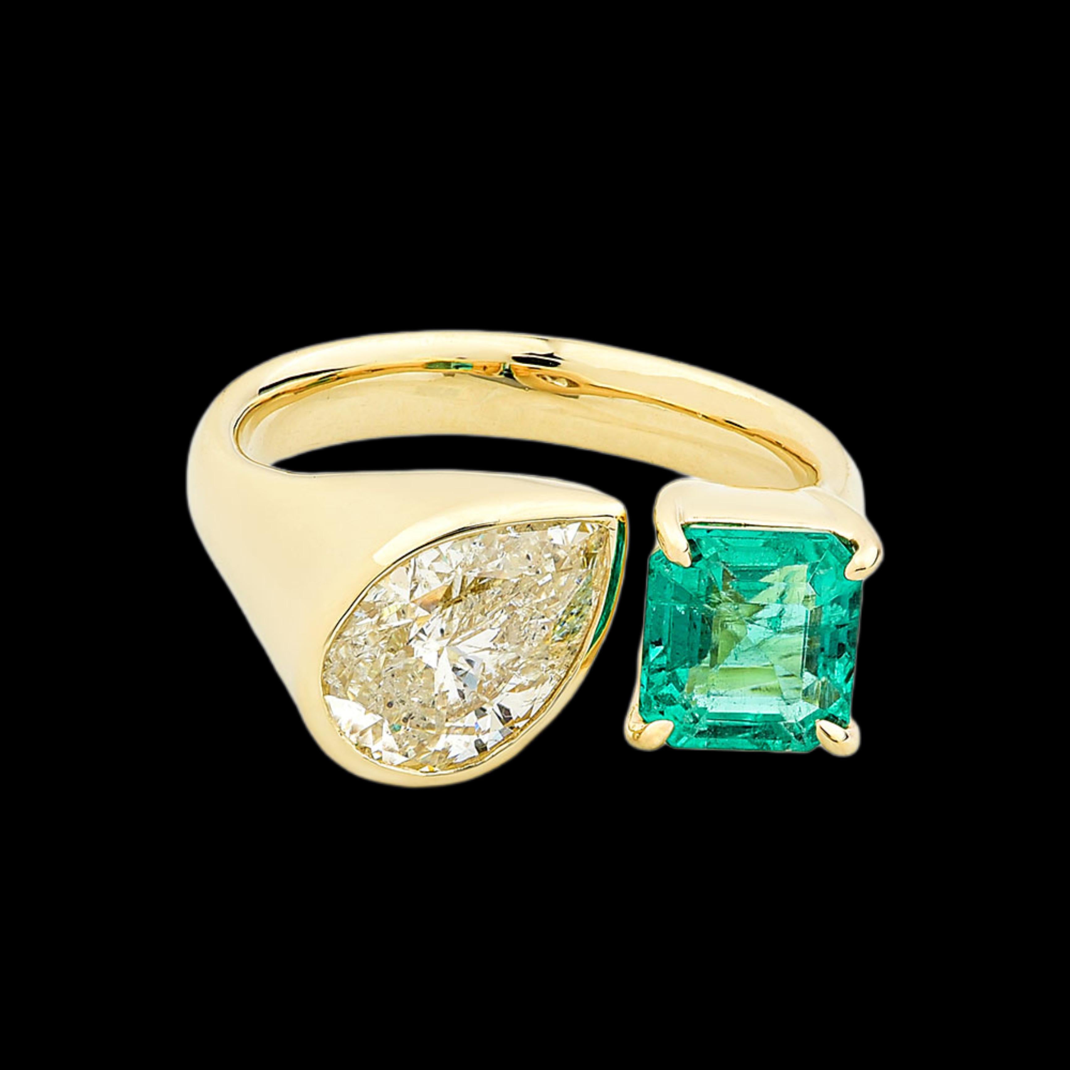 For Sale:  14K Yellow Gold, Pear Shape Diamond and Princess Cut Emerald Ring 3