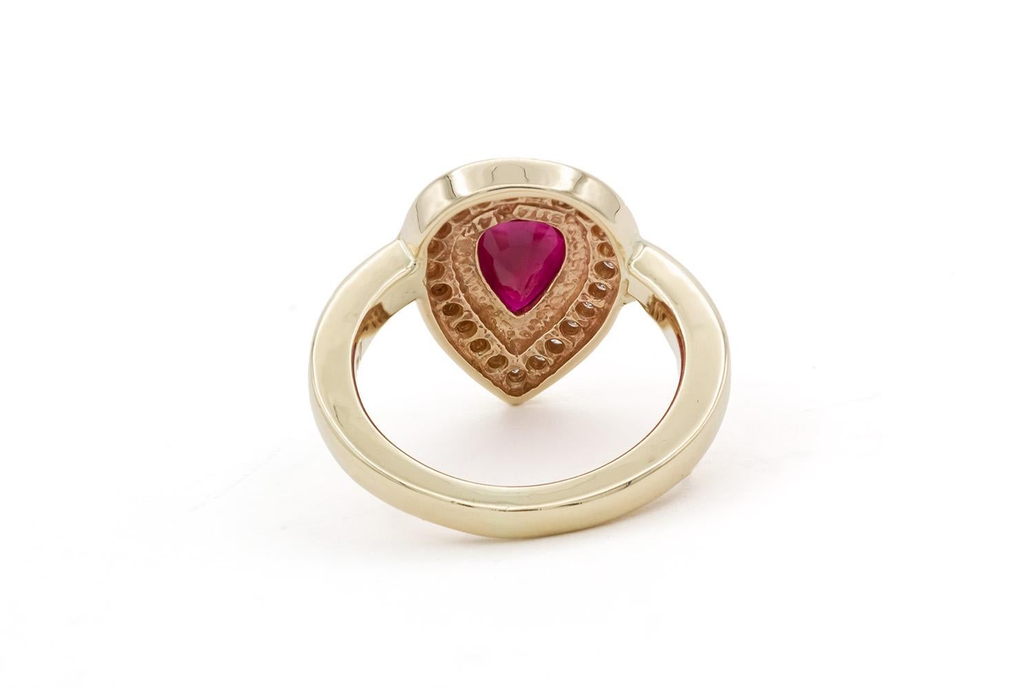 14k Yellow Gold Pear Shape Ruby & Diamond Ladies Cocktail Fashion Ring In Excellent Condition For Sale In Tustin, CA