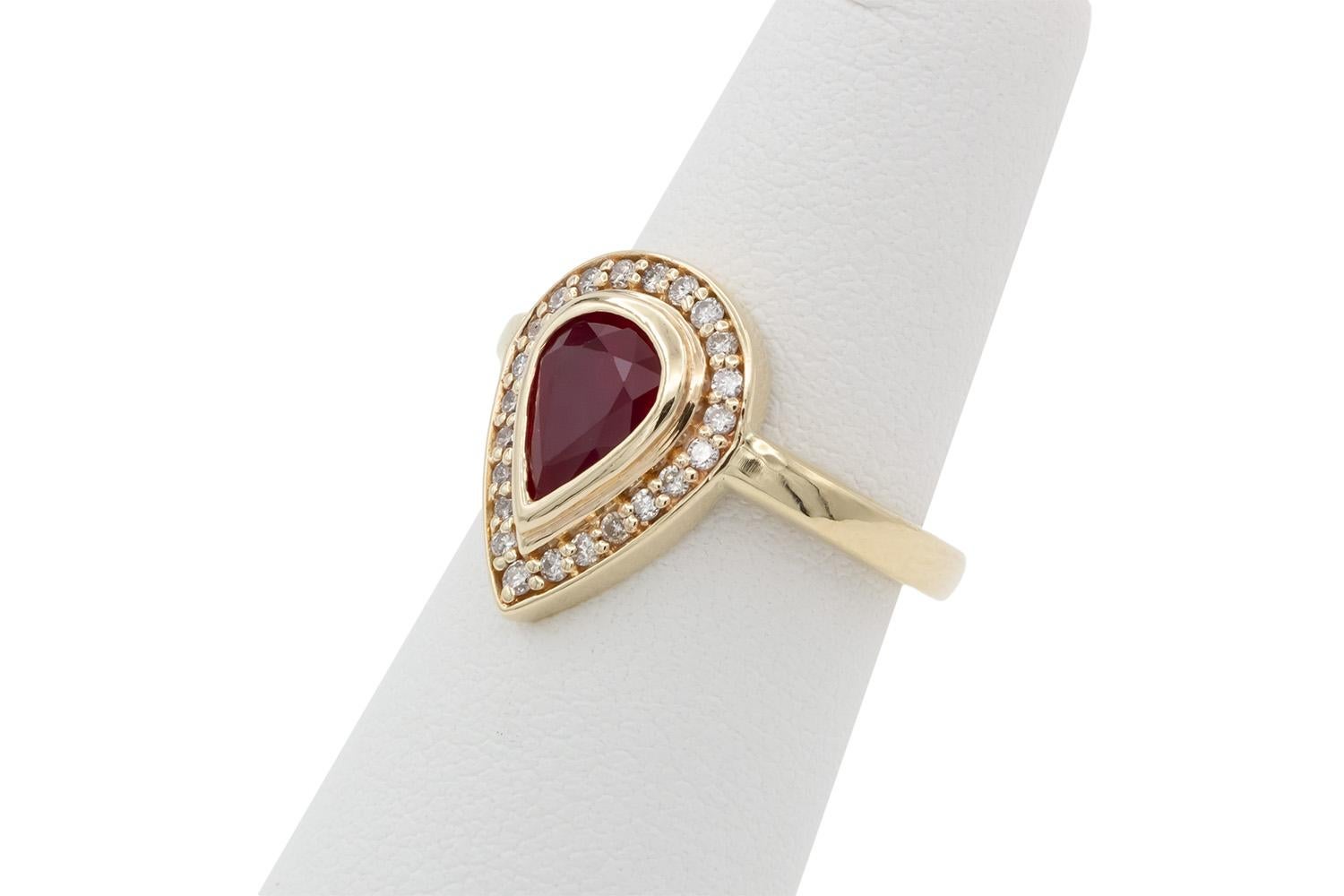 14k Yellow Gold Pear Shape Ruby & Diamond Ladies Cocktail Fashion Ring For Sale 1