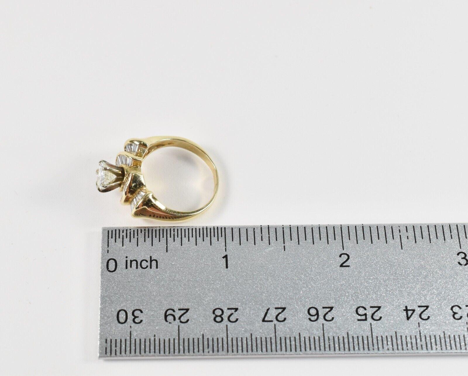 14k Yellow Gold Pear Shaped Diamond Engagement Ring w/ Baguettes, Size 7.0g For Sale 5