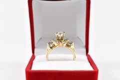 14k Yellow Gold Pear Shaped Diamond Engagement Ring w/ Baguettes, Size 7.0g