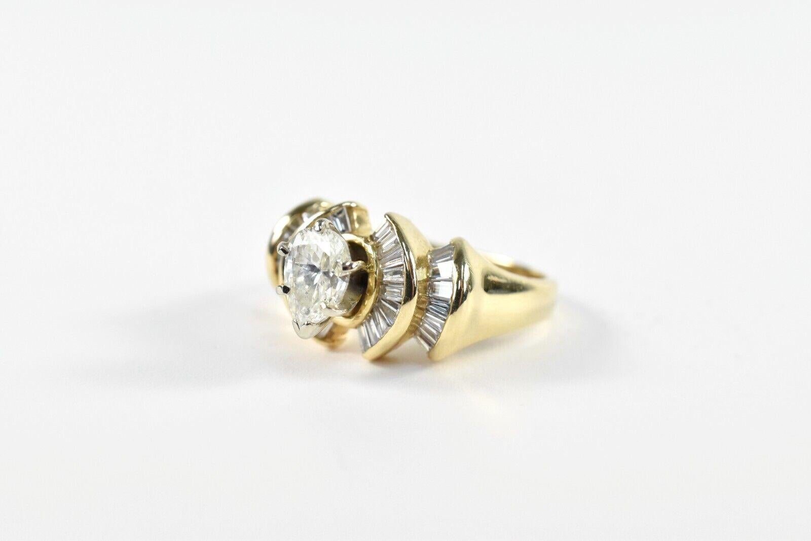 14k Yellow Gold Pear Shaped Diamond Engagement Ring w/ Baguettes, Size 7.0g For Sale 1