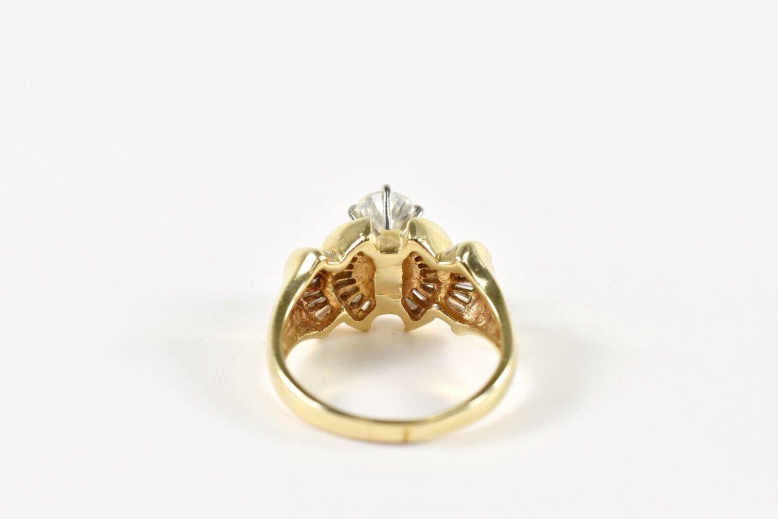 14k Yellow Gold Pear Shaped Diamond Engagement Ring w/ Baguettes, Size 7.0g For Sale 3