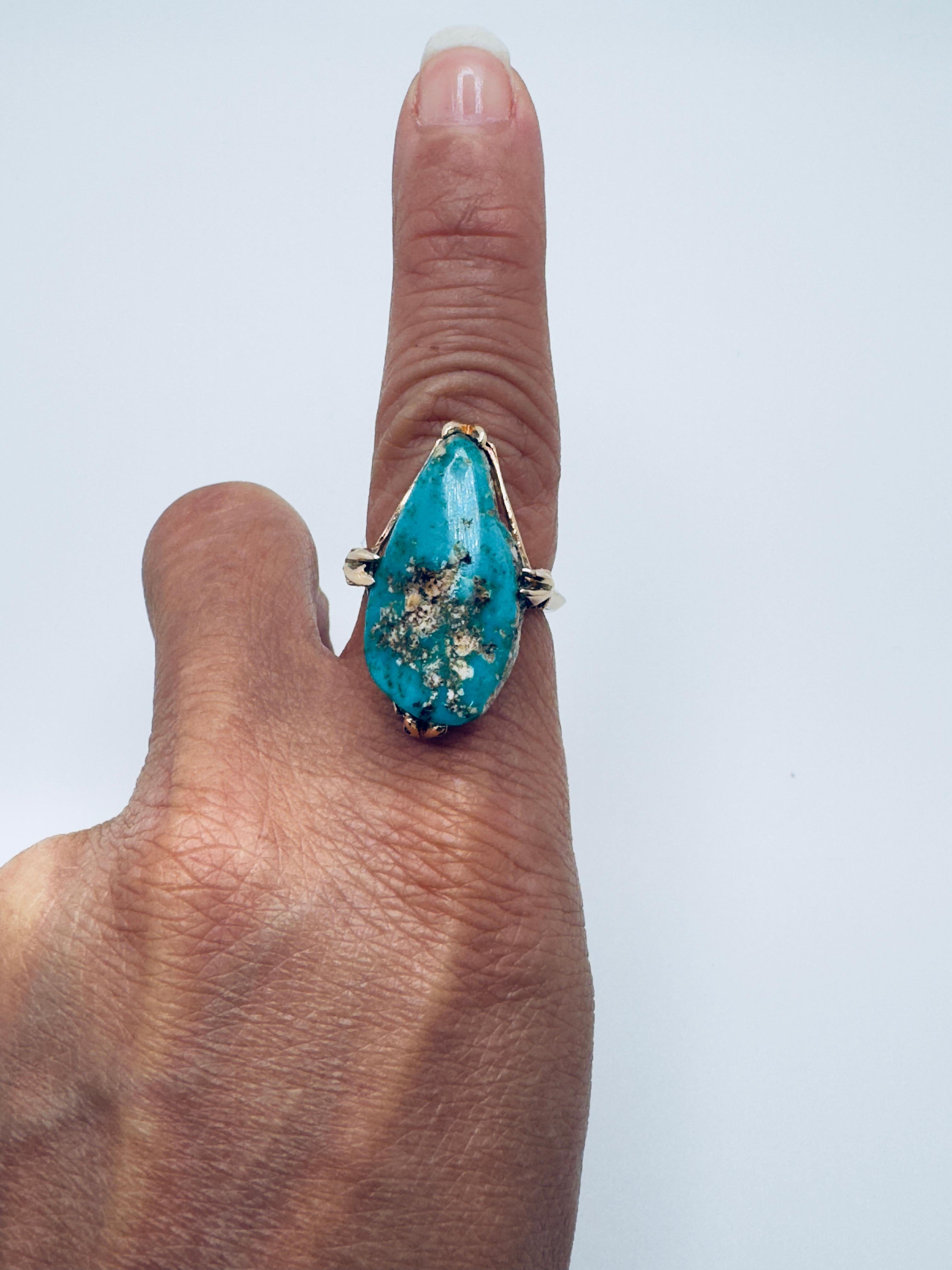 14K Yellow Gold Pear-Shaped Turquoise Matrix Ring (Indigene Kunst (Nord-/Südamerika)) im Angebot