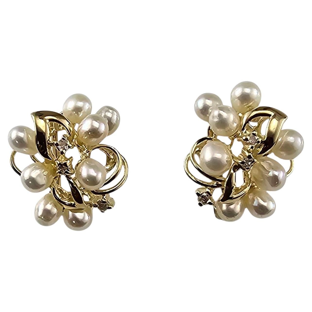 Orecchini Omega a grappolo con perle e diamanti in oro giallo 14K #23568