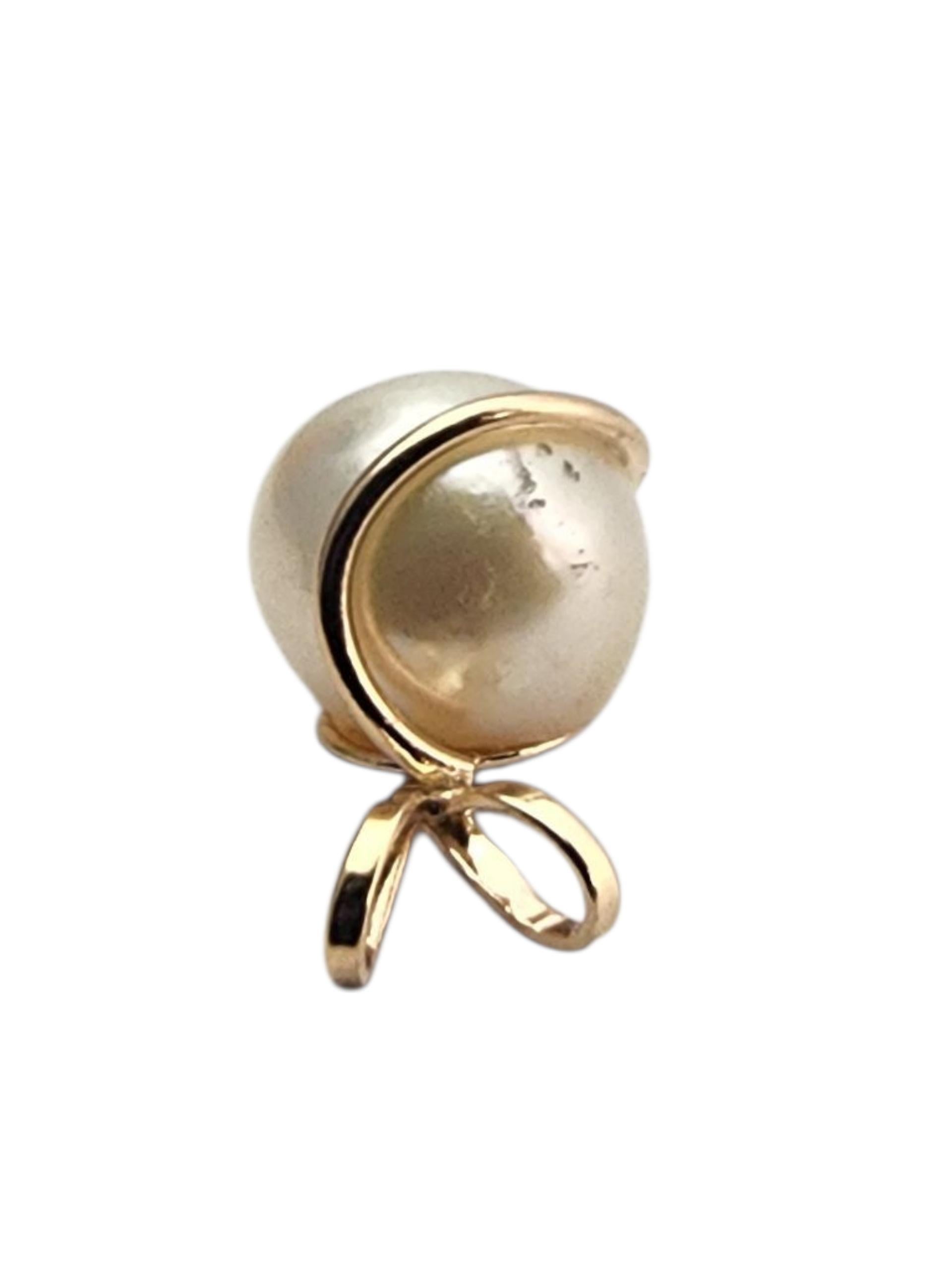 Pendentif en or jaune 14K avec perles et diamants #22881 en vente 3